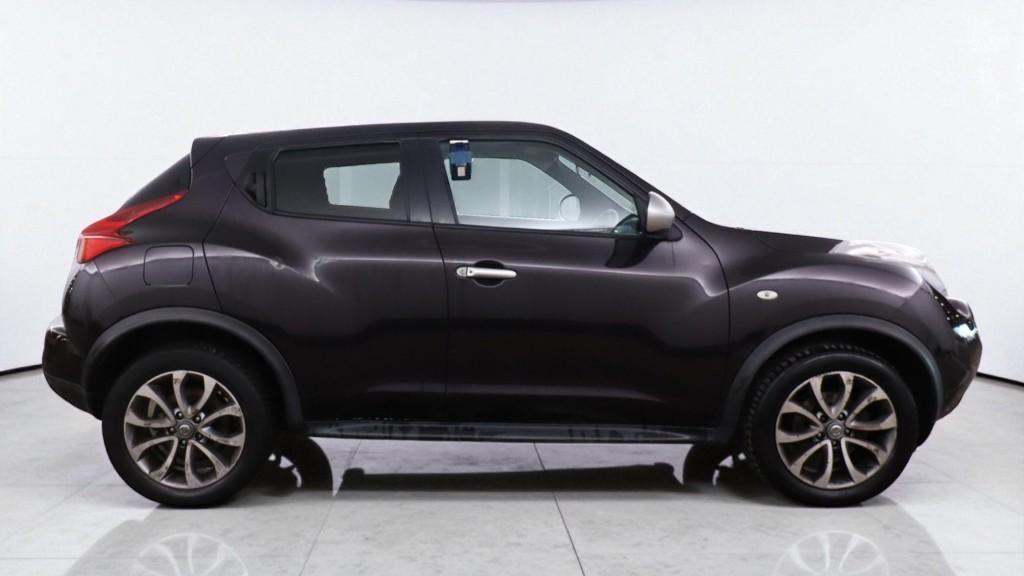 Nissan Juke 1.6 Shiro SUV 5dr Petrol CVT Euro 5 (117 ps)