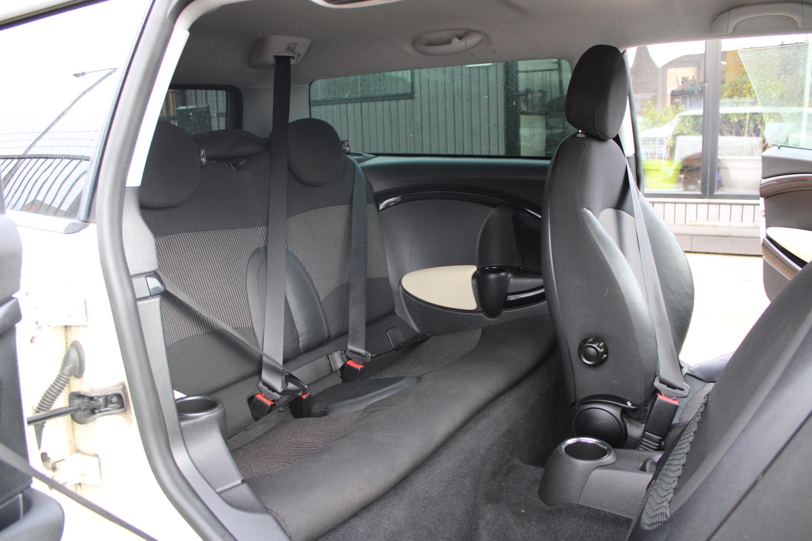 MINI Clubman 1.6 Cooper S Estate 5dr Petrol Manual Euro 4 (175 ps)