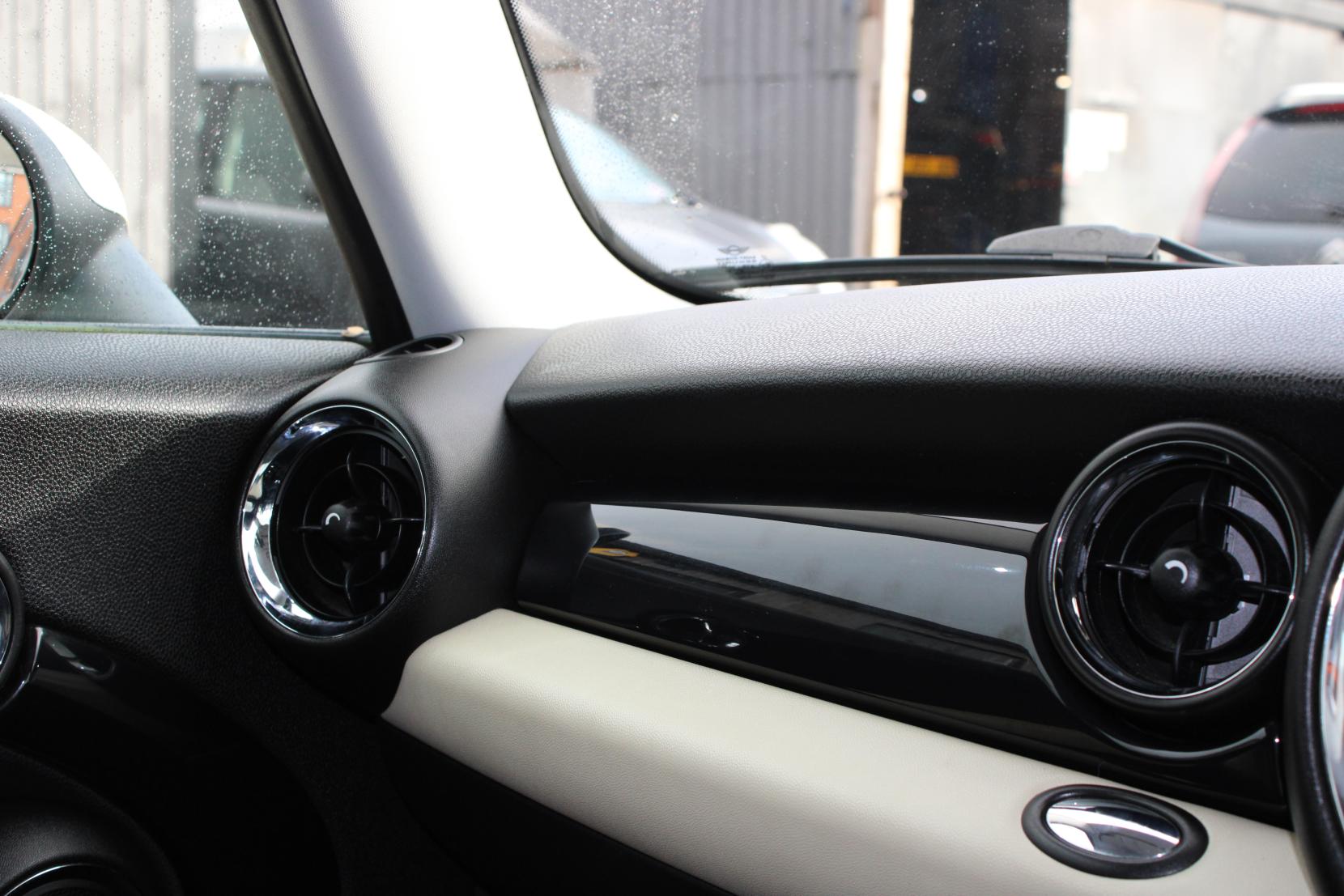 MINI Clubman 1.6 Cooper S Estate 5dr Petrol Manual Euro 4 (175 ps)