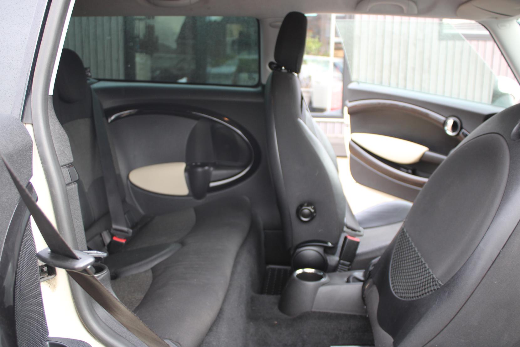 MINI Clubman 1.6 Cooper S Estate 5dr Petrol Manual Euro 4 (175 ps)