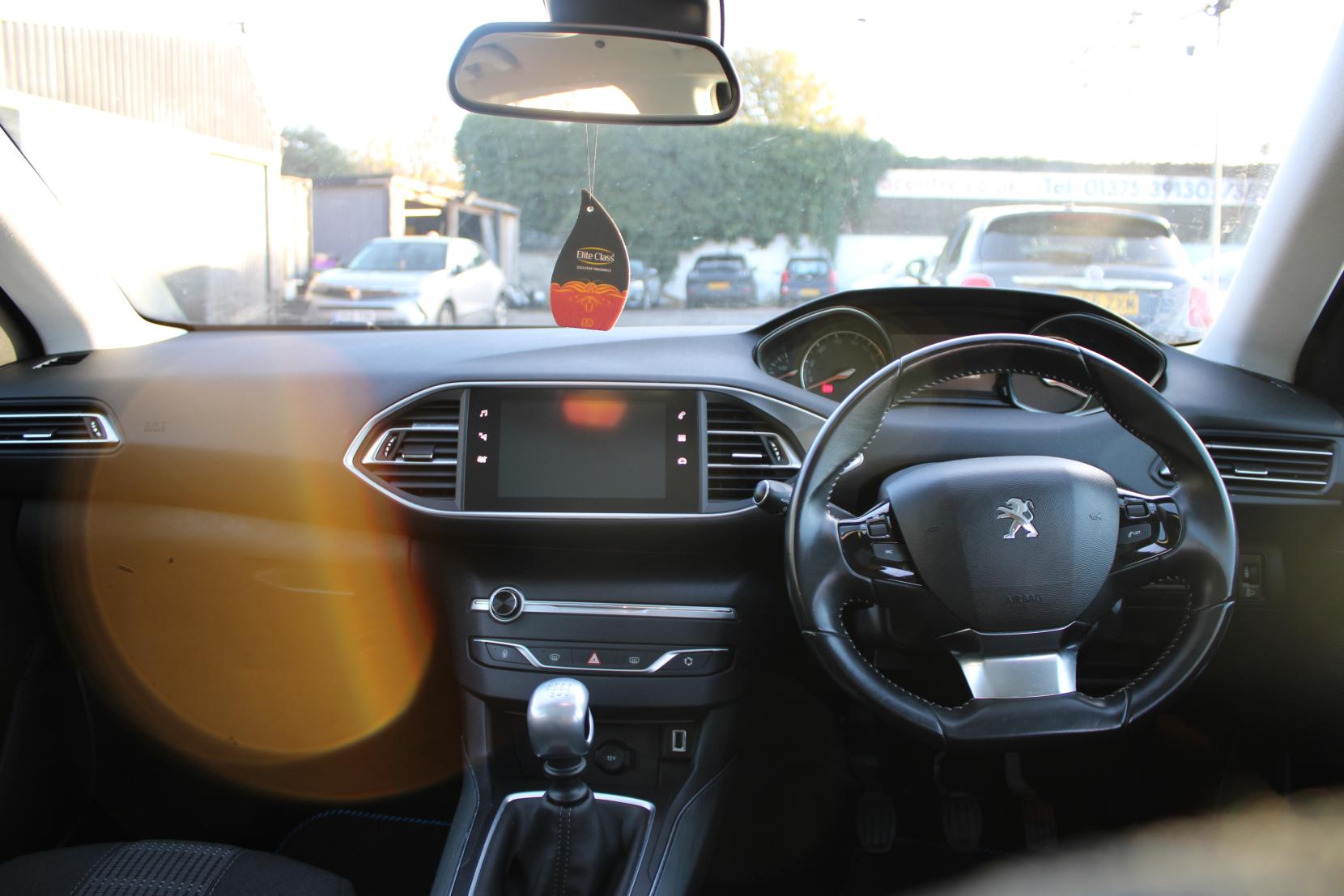 Peugeot 308 1.2 PureTech GPF Allure Hatchback 5dr Petrol Manual Euro 6 (s/s) (130 ps)