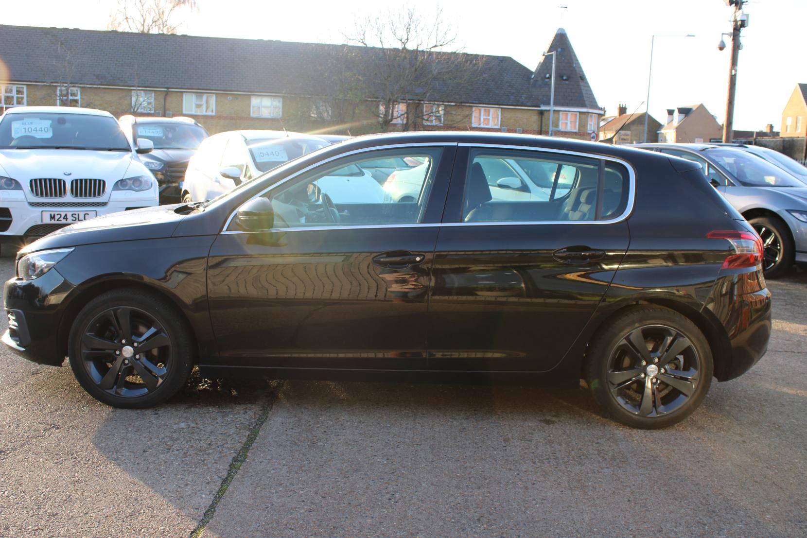 Peugeot 308 1.2 PureTech GPF Allure Hatchback 5dr Petrol Manual Euro 6 (s/s) (130 ps)