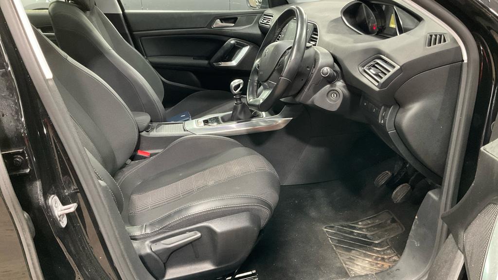 Peugeot 308 1.2 PureTech GPF Allure Hatchback 5dr Petrol Manual Euro 6 (s/s) (130 ps)