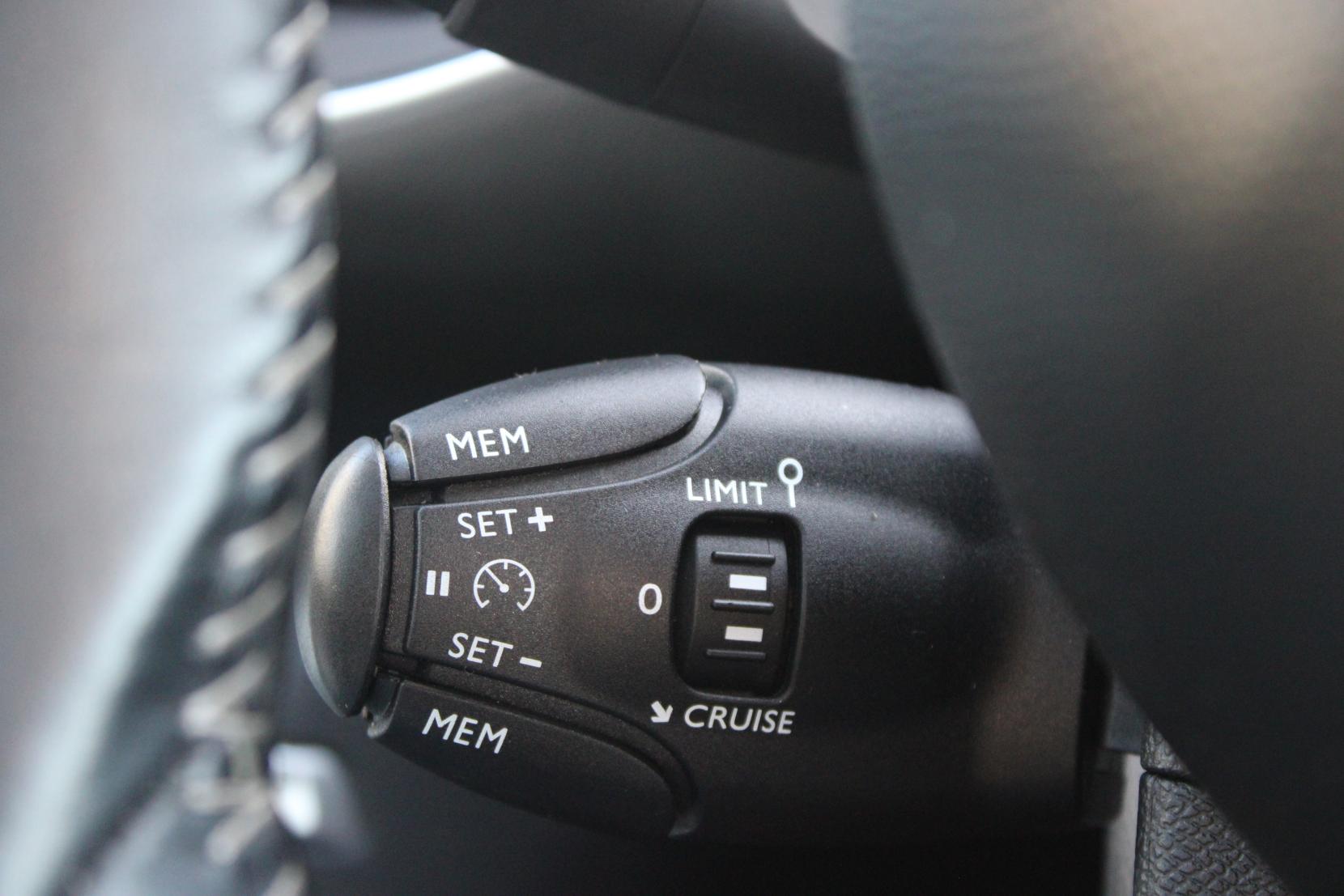 Peugeot 308 1.2 PureTech GPF Allure Hatchback 5dr Petrol Manual Euro 6 (s/s) (130 ps)