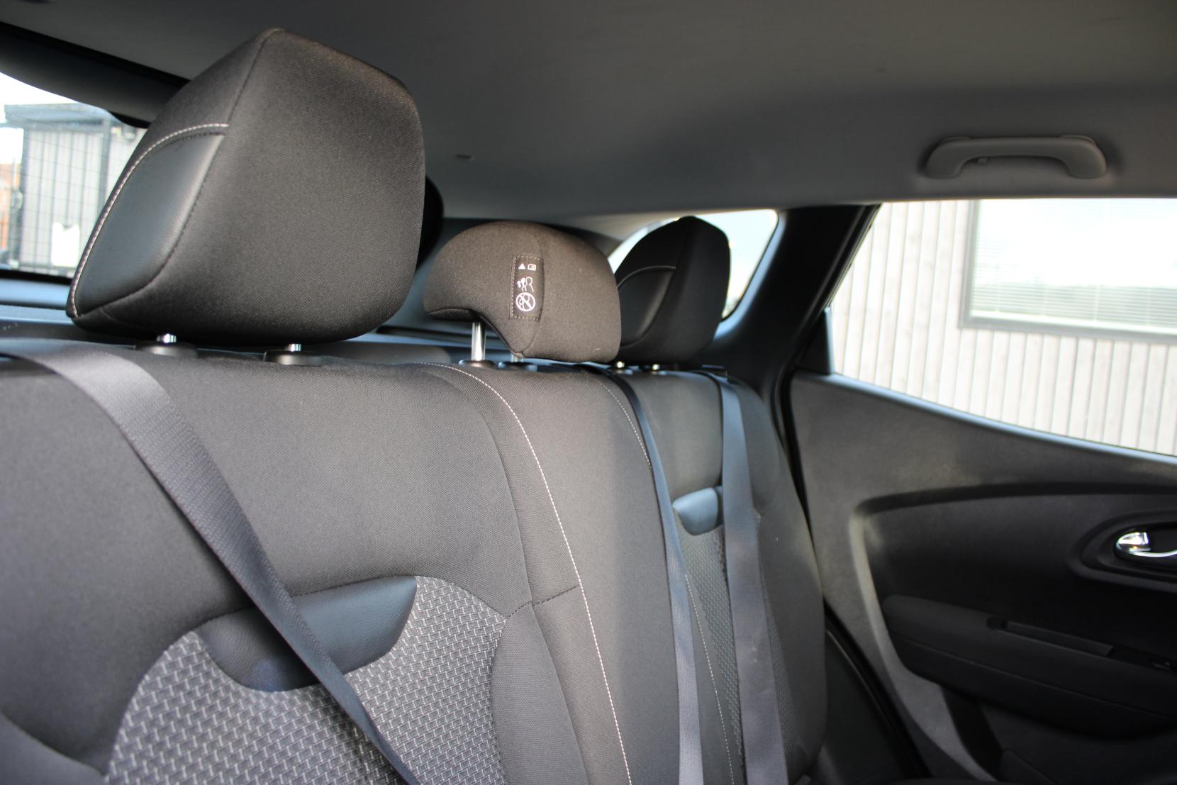 Renault Kadjar 1.2 TCe Dynamique Nav SUV 5dr Petrol Manual Euro 6 (s/s) (130 ps)