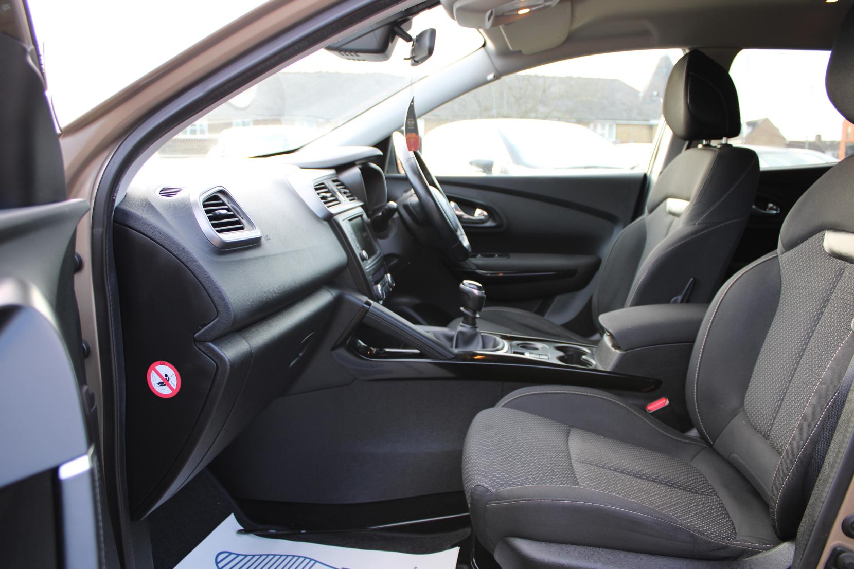 Renault Kadjar 1.2 TCe Dynamique Nav SUV 5dr Petrol Manual Euro 6 (s/s) (130 ps)