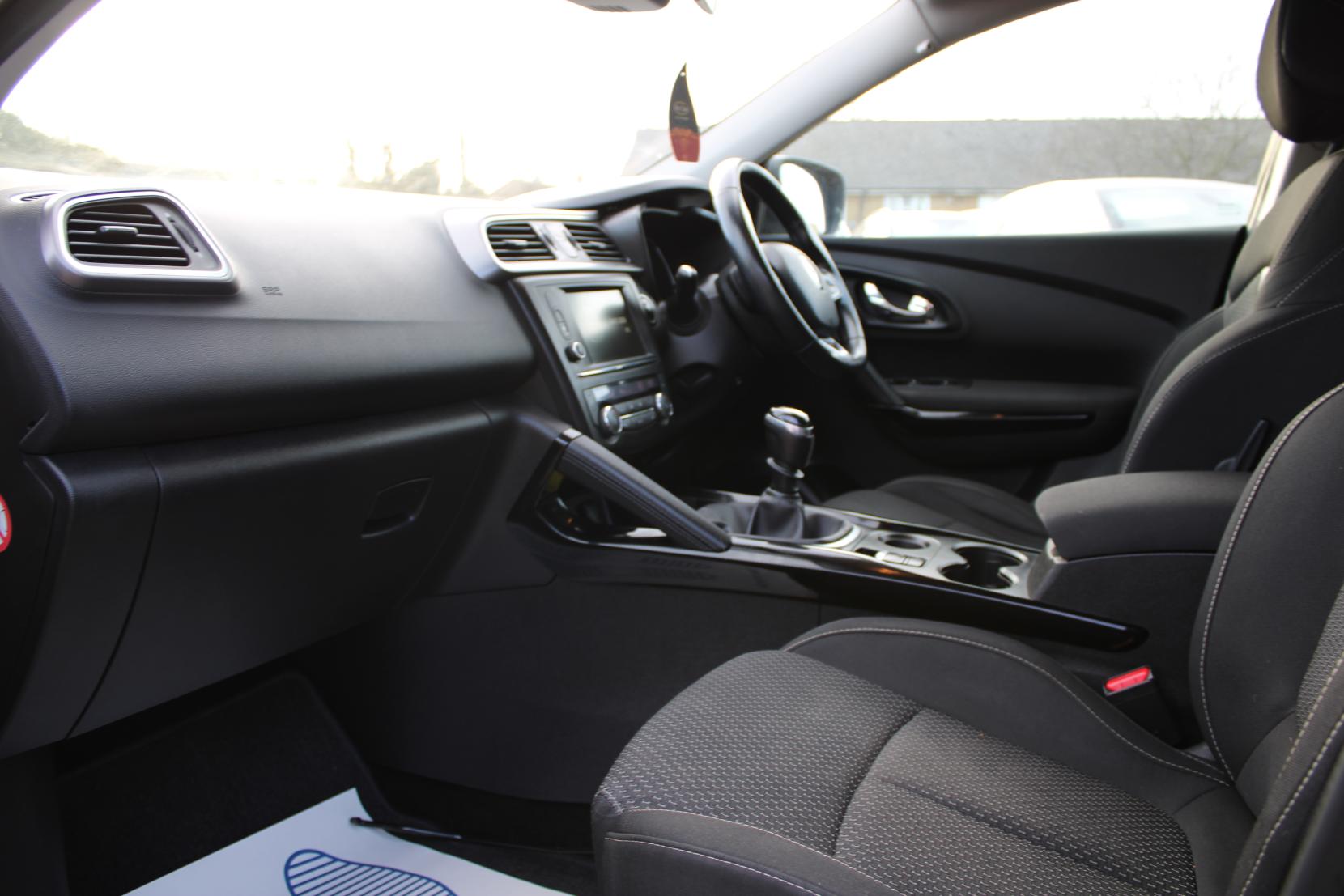 Renault Kadjar 1.2 TCe Dynamique Nav SUV 5dr Petrol Manual Euro 6 (s/s) (130 ps)