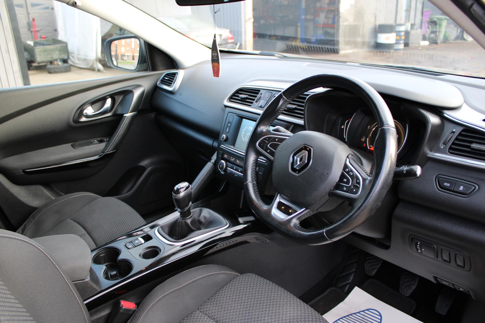 Renault Kadjar 1.2 TCe Dynamique Nav SUV 5dr Petrol Manual Euro 6 (s/s) (130 ps)