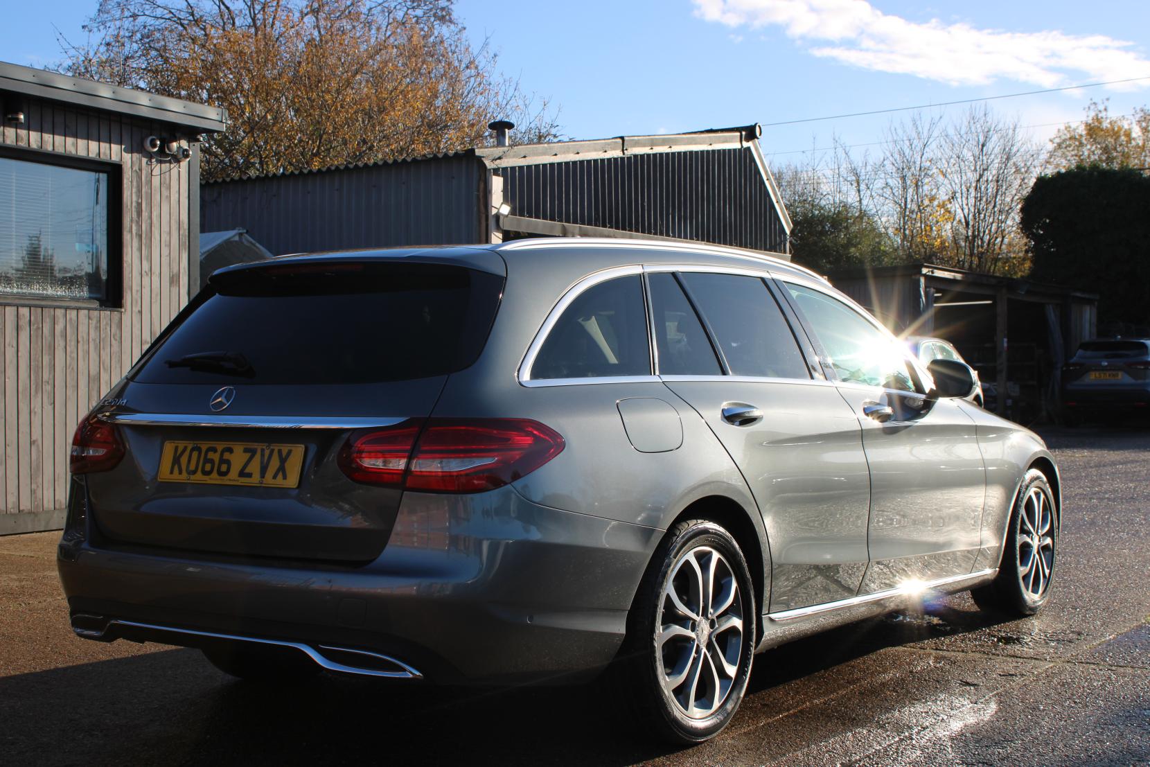 Mercedes-Benz C Class 2.1 C250d Sport (Premium Plus) Estate 5dr Diesel G-Tronic+ Euro 6 (s/s) (204 ps)