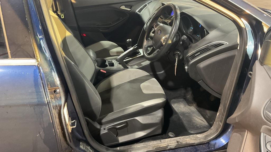 Ford Focus 1.6 Zetec Hatchback 5dr Petrol Manual Euro 5 (125 ps)