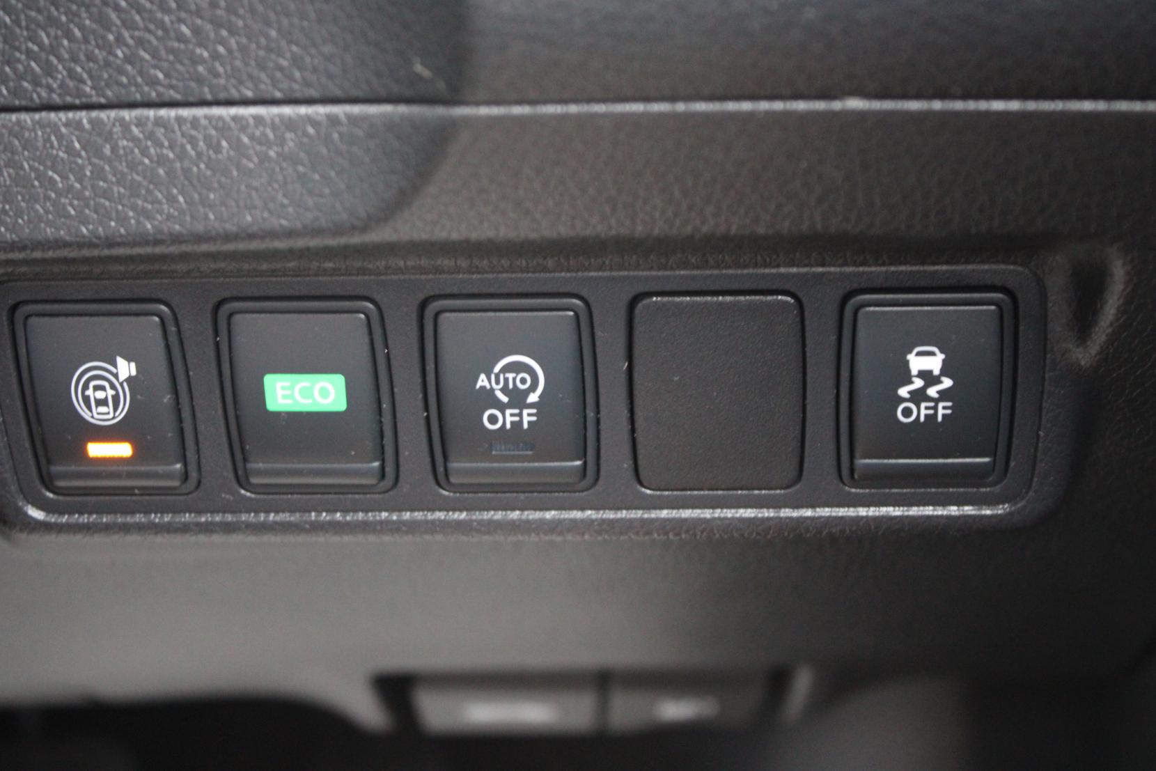 Nissan Pulsar 1.2 DIG-T Tekna Hatchback 5dr Petrol XTRON Euro 5 (s/s) Euro 5 (115 ps)