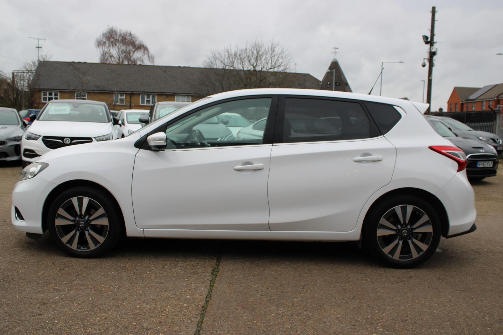 Nissan Pulsar 1.2 DIG-T Tekna Hatchback 5dr Petrol XTRON Euro 5 (s/s) Euro 5 (115 ps)