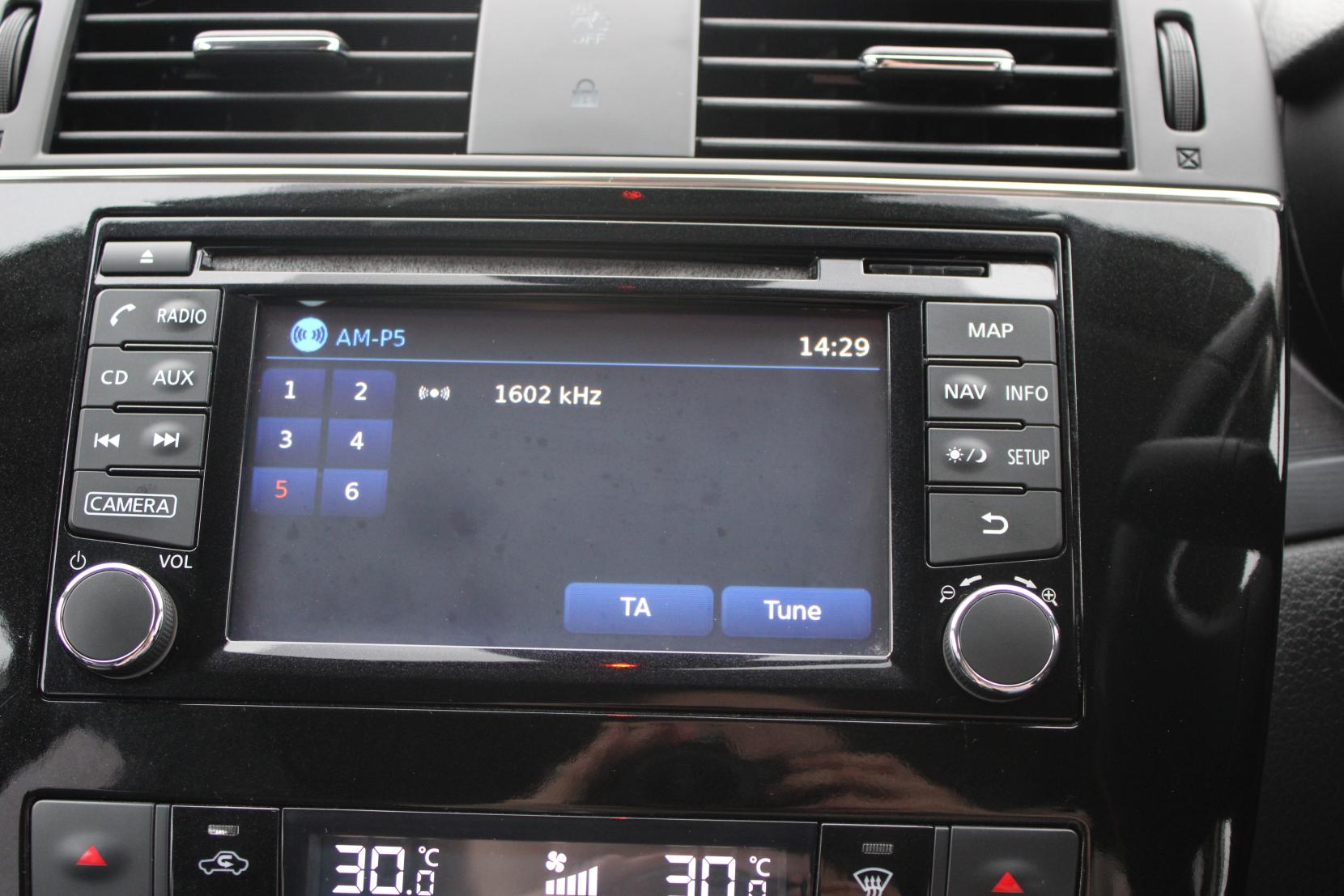 Nissan Pulsar 1.2 DIG-T Tekna Hatchback 5dr Petrol XTRON Euro 5 (s/s) Euro 5 (115 ps)