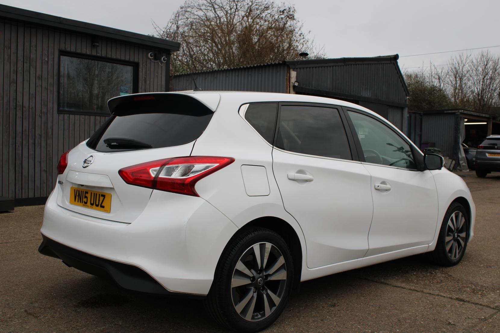 Nissan Pulsar 1.2 DIG-T Tekna Hatchback 5dr Petrol XTRON Euro 5 (s/s) Euro 5 (115 ps)