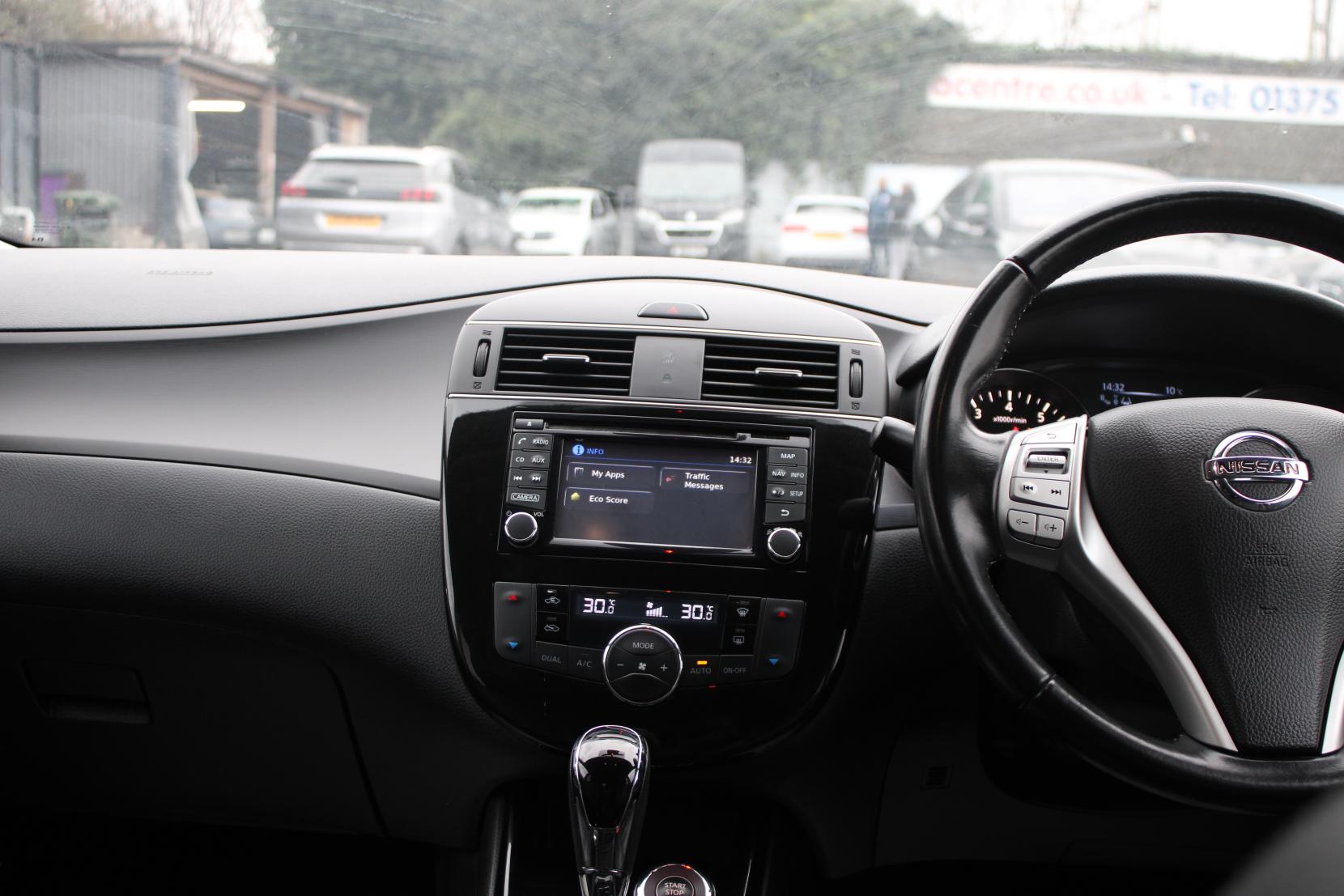 Nissan Pulsar 1.2 DIG-T Tekna Hatchback 5dr Petrol XTRON Euro 5 (s/s) Euro 5 (115 ps)