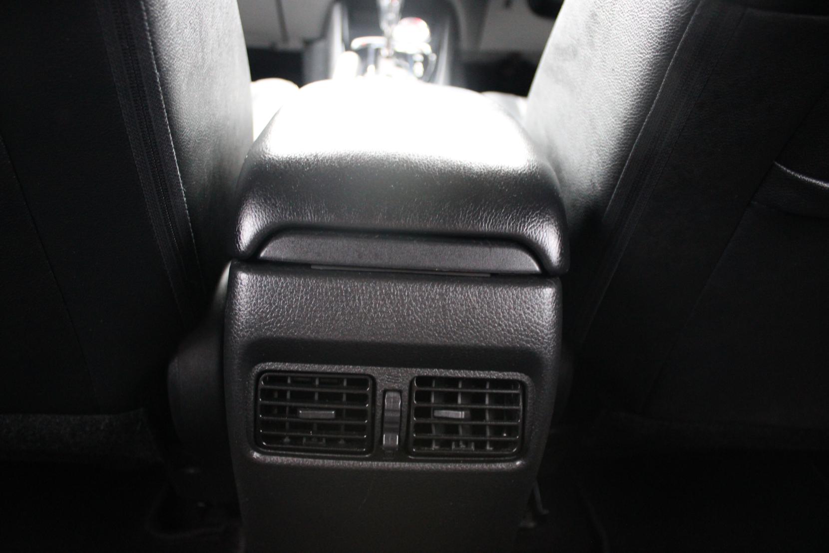 Nissan Pulsar 1.2 DIG-T Tekna Hatchback 5dr Petrol XTRON Euro 5 (s/s) Euro 5 (115 ps)