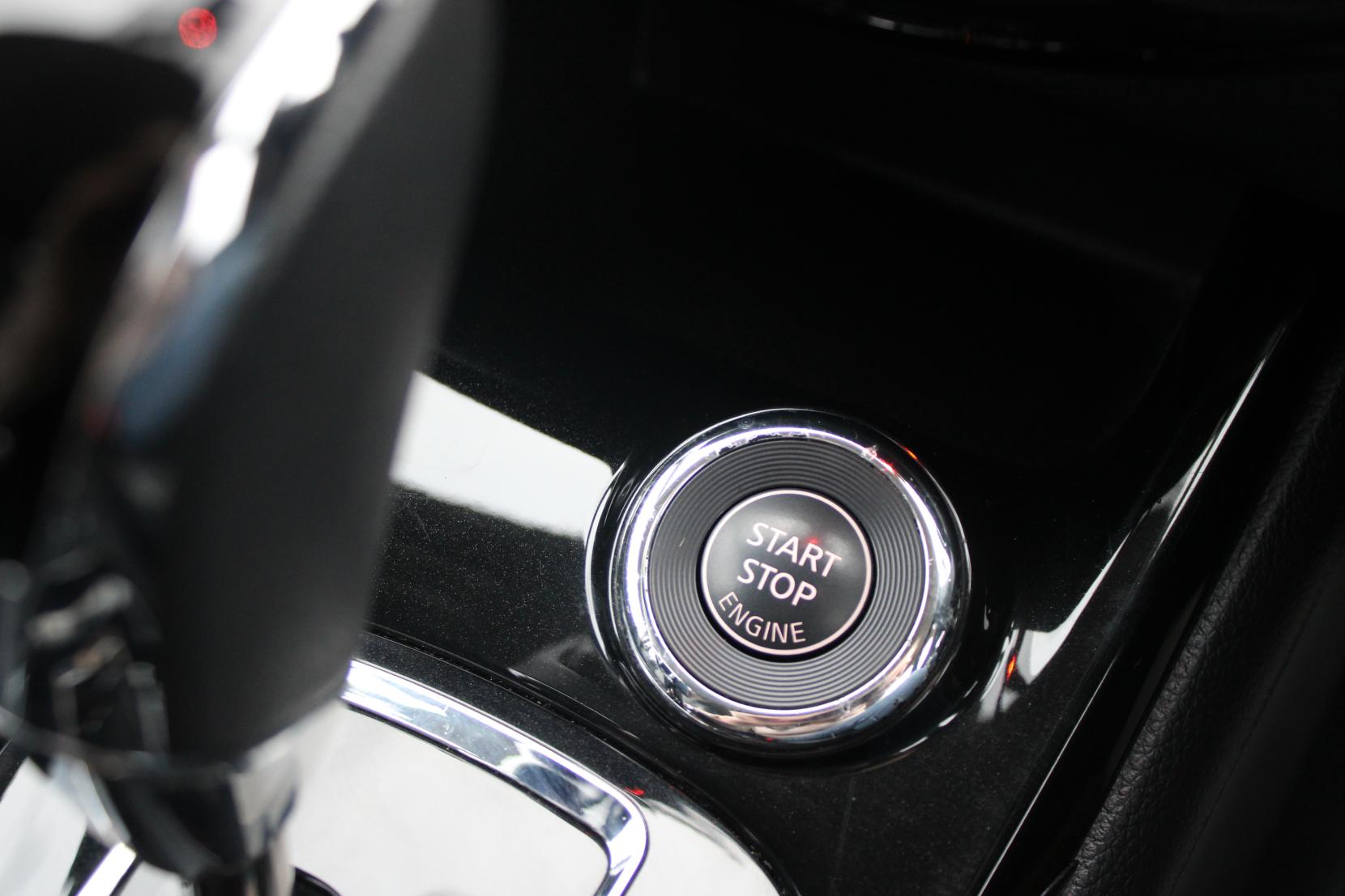 Nissan Pulsar 1.2 DIG-T Tekna Hatchback 5dr Petrol XTRON Euro 5 (s/s) Euro 5 (115 ps)