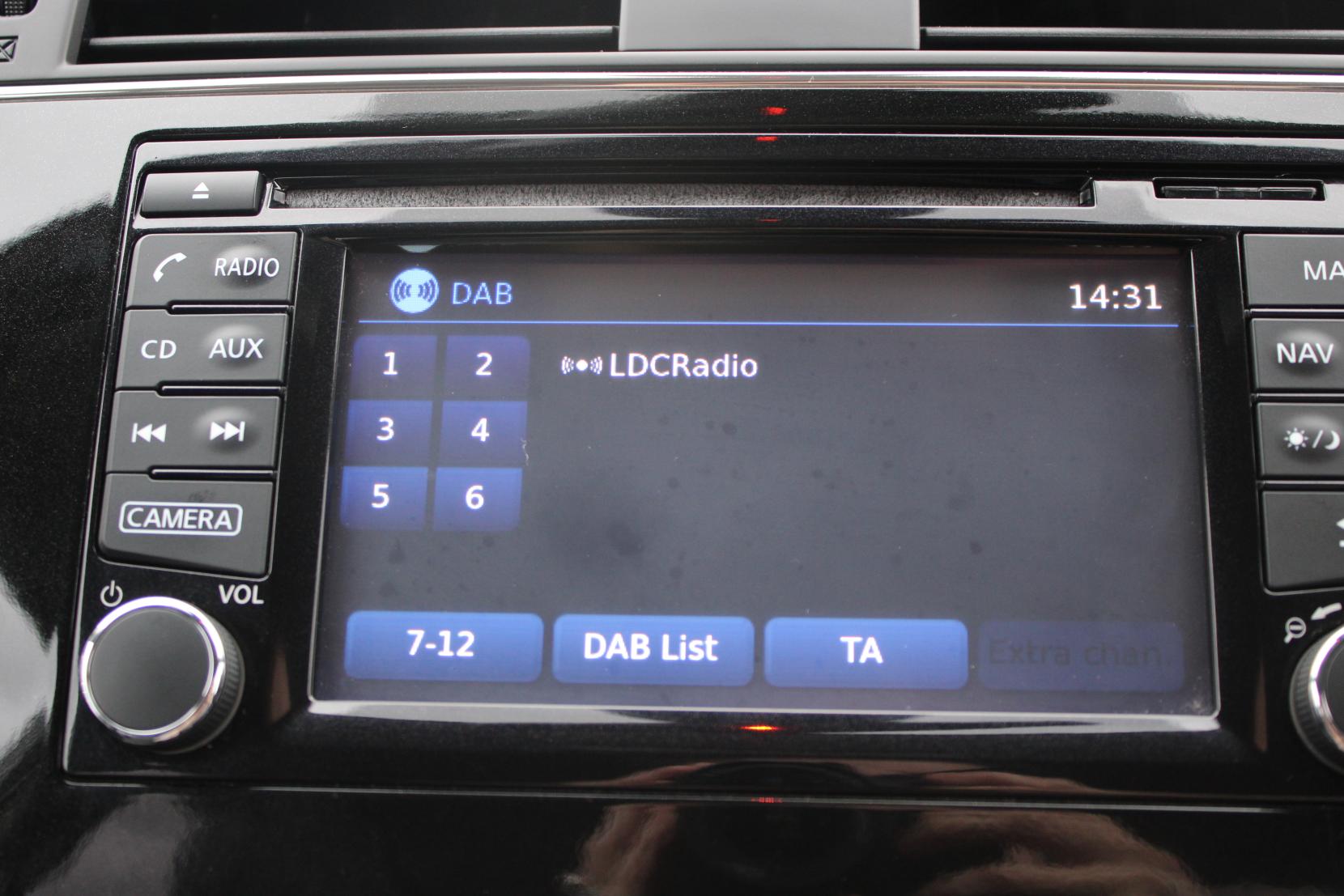 Nissan Pulsar 1.2 DIG-T Tekna Hatchback 5dr Petrol XTRON Euro 5 (s/s) Euro 5 (115 ps)