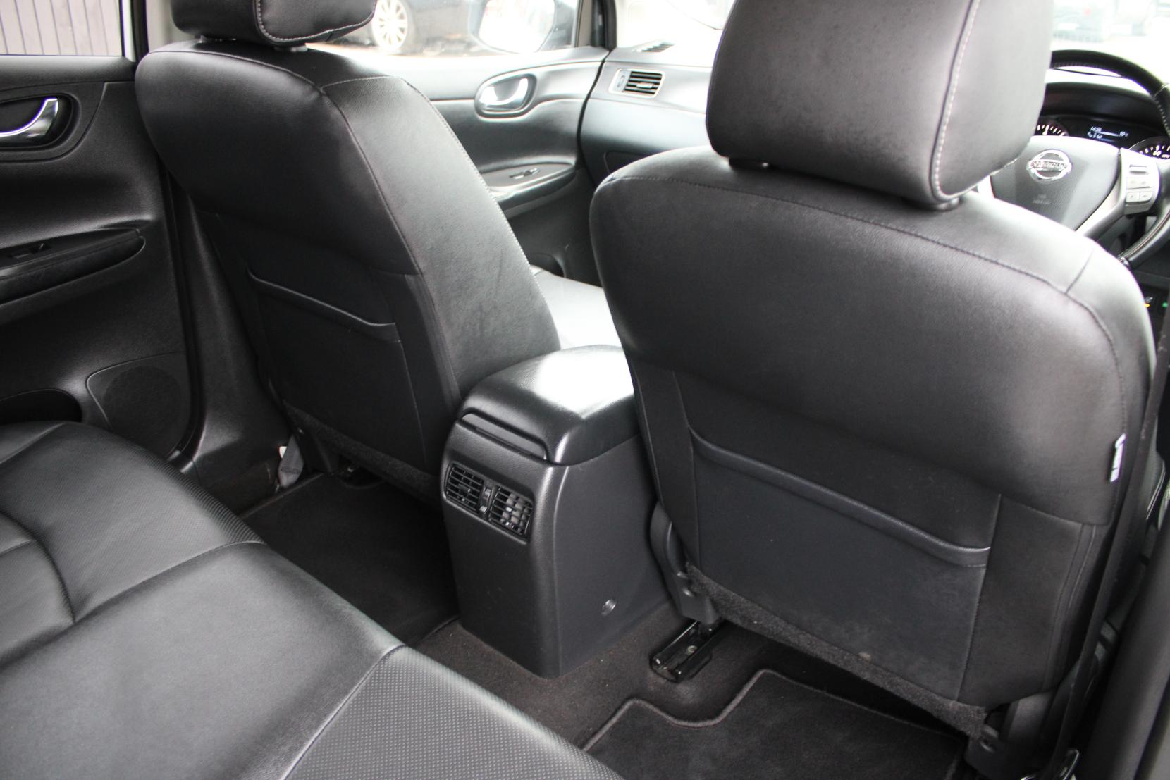 Nissan Pulsar 1.2 DIG-T Tekna Hatchback 5dr Petrol XTRON Euro 5 (s/s) Euro 5 (115 ps)