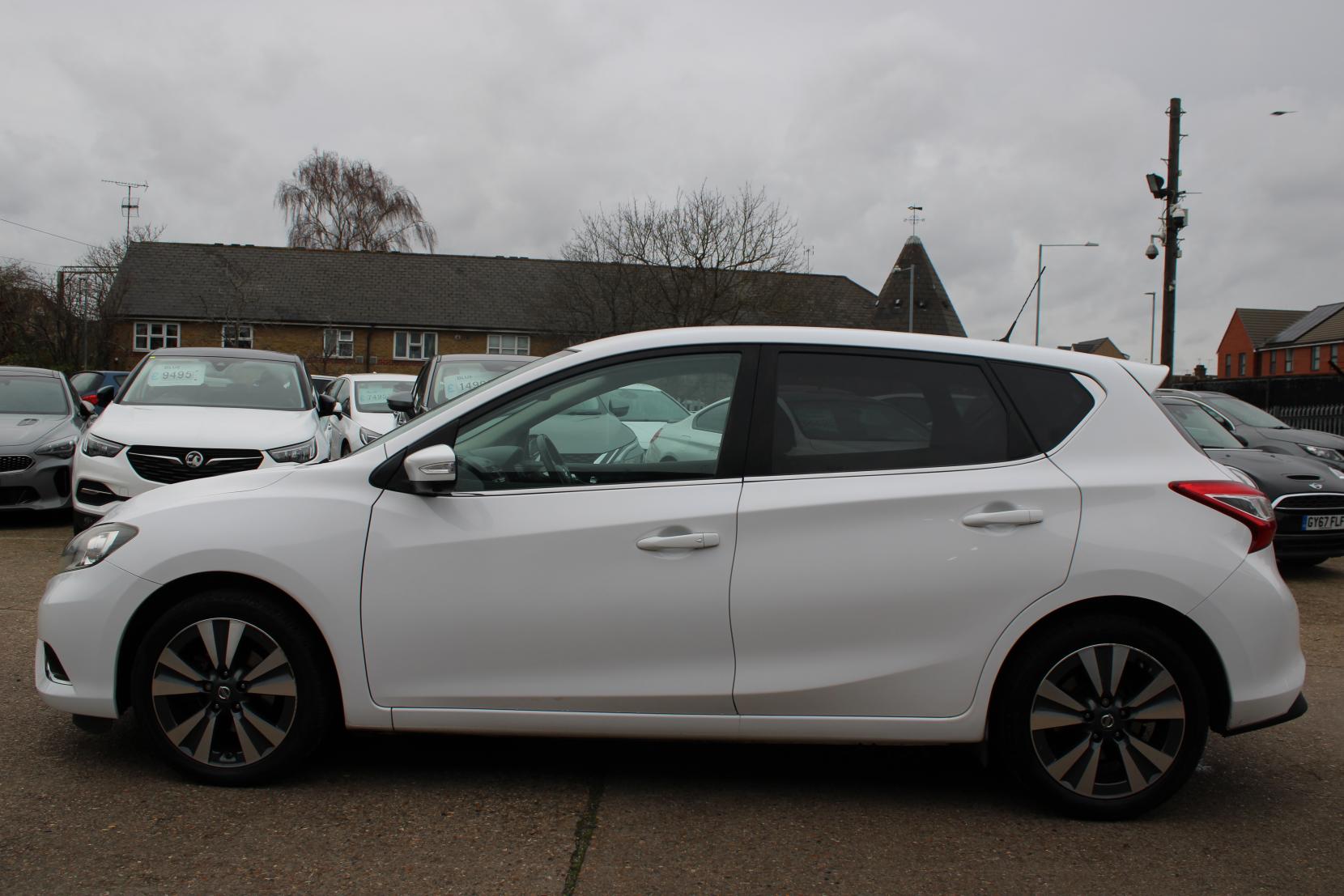 Nissan Pulsar 1.2 DIG-T Tekna Hatchback 5dr Petrol XTRON Euro 5 (s/s) Euro 5 (115 ps)