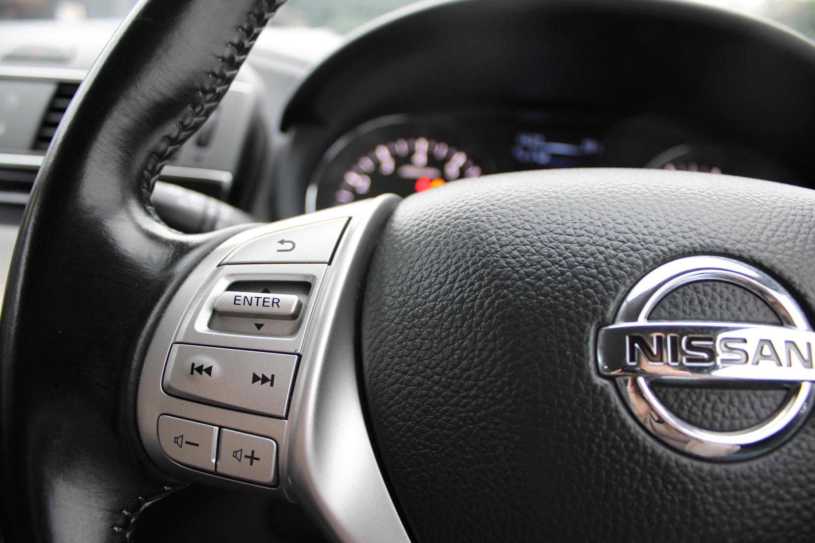 Nissan Pulsar 1.2 DIG-T Tekna Hatchback 5dr Petrol XTRON Euro 5 (s/s) Euro 5 (115 ps)