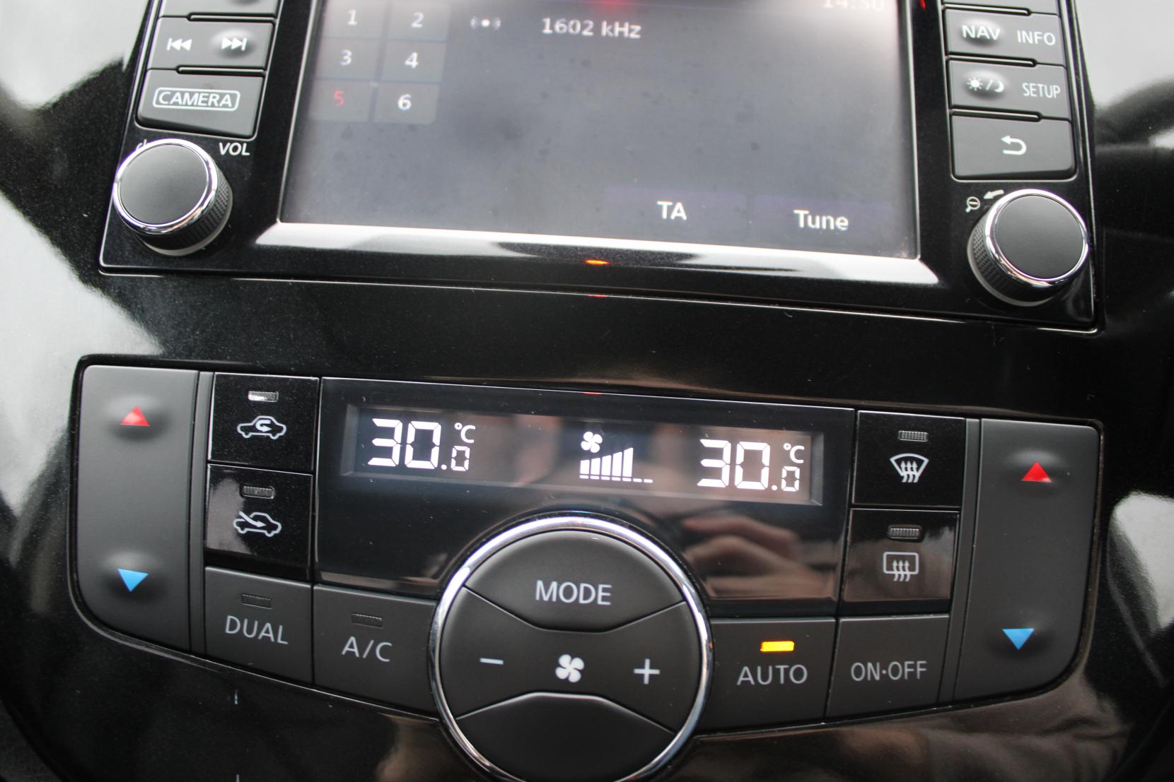 Nissan Pulsar 1.2 DIG-T Tekna Hatchback 5dr Petrol XTRON Euro 5 (s/s) Euro 5 (115 ps)