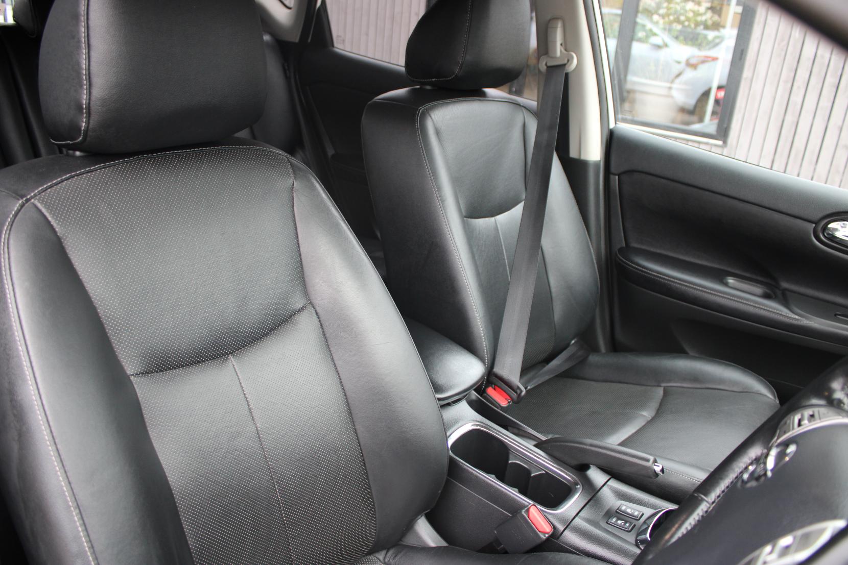 Nissan Pulsar 1.2 DIG-T Tekna Hatchback 5dr Petrol XTRON Euro 5 (s/s) Euro 5 (115 ps)