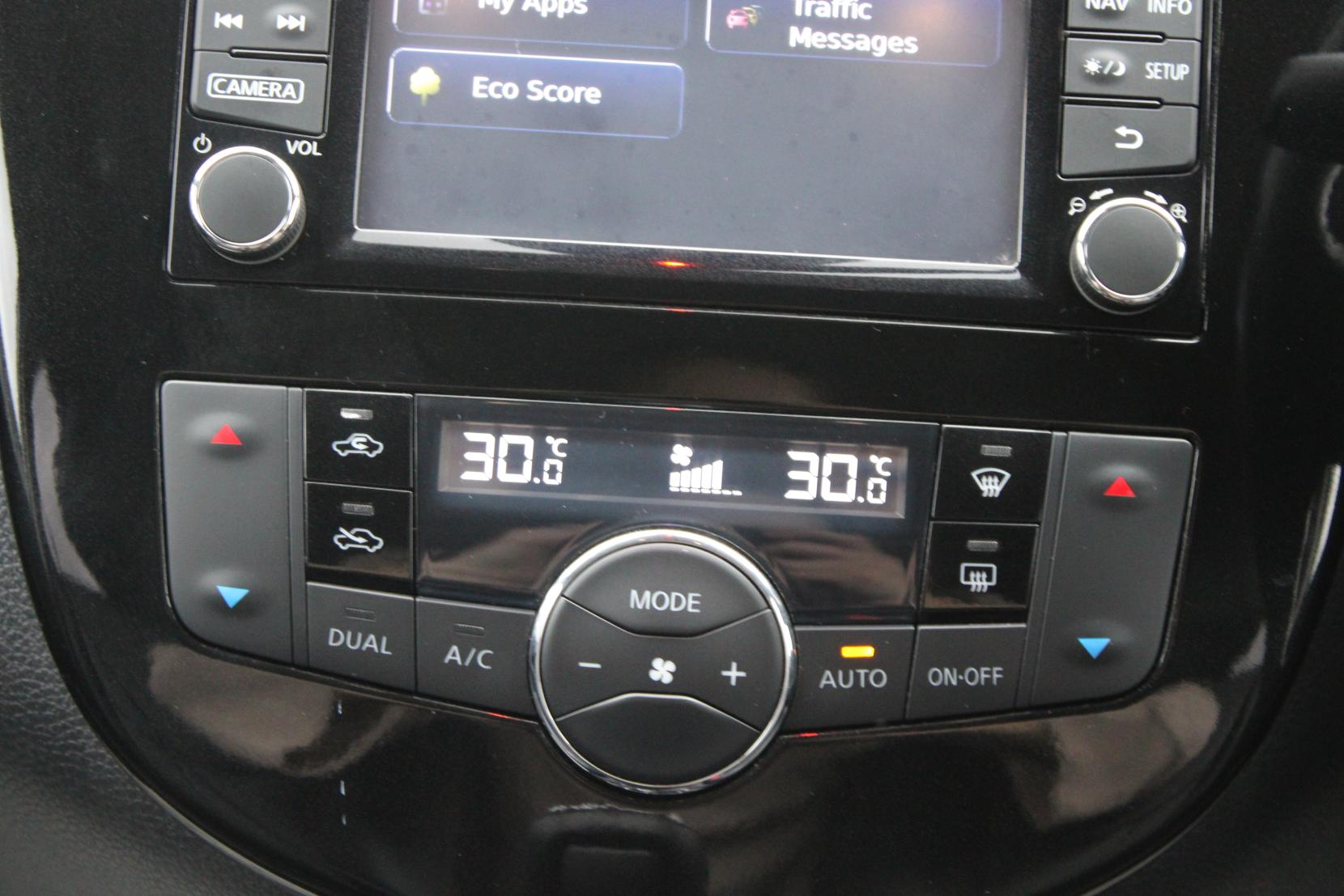 Nissan Pulsar 1.2 DIG-T Tekna Hatchback 5dr Petrol XTRON Euro 5 (s/s) Euro 5 (115 ps)