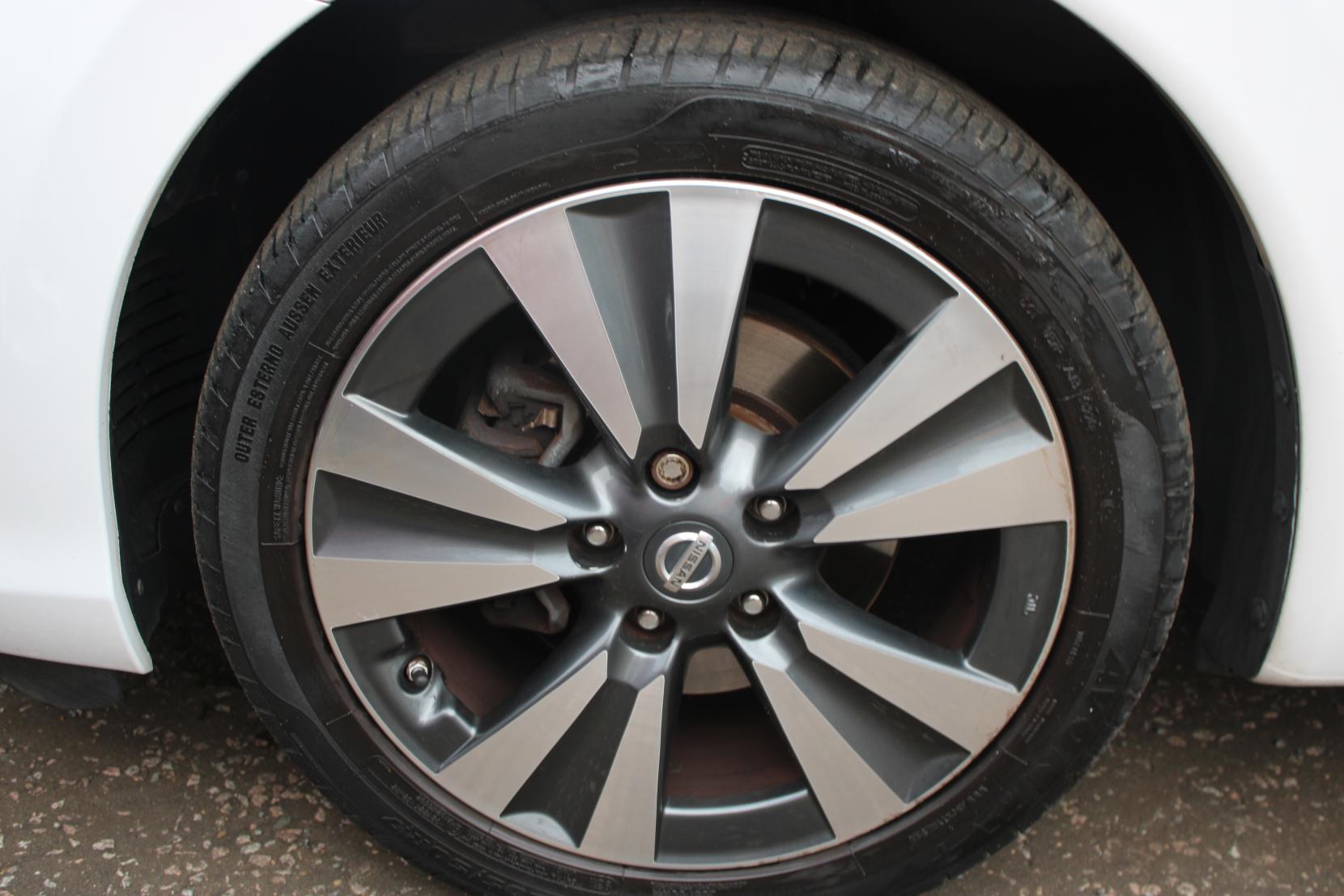 Nissan Pulsar 1.2 DIG-T Tekna Hatchback 5dr Petrol XTRON Euro 5 (s/s) Euro 5 (115 ps)