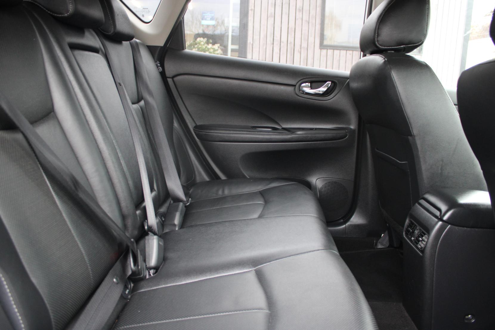 Nissan Pulsar 1.2 DIG-T Tekna Hatchback 5dr Petrol XTRON Euro 5 (s/s) Euro 5 (115 ps)