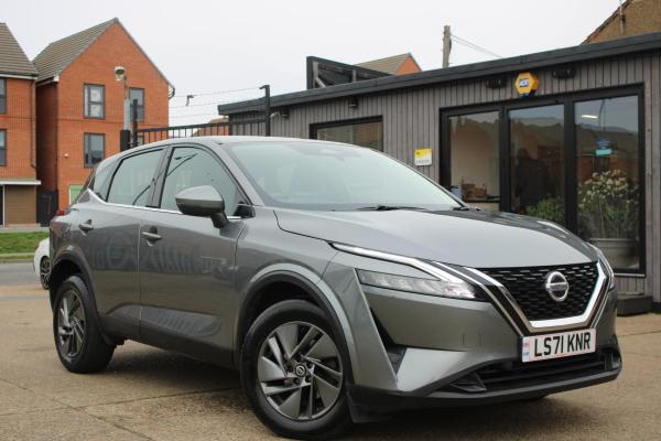 Nissan Qashqai 1.3 DIG-T MHEV Acenta Premium SUV 5dr Petrol Hybrid XTRON Euro 6 (s/s) (158 ps)