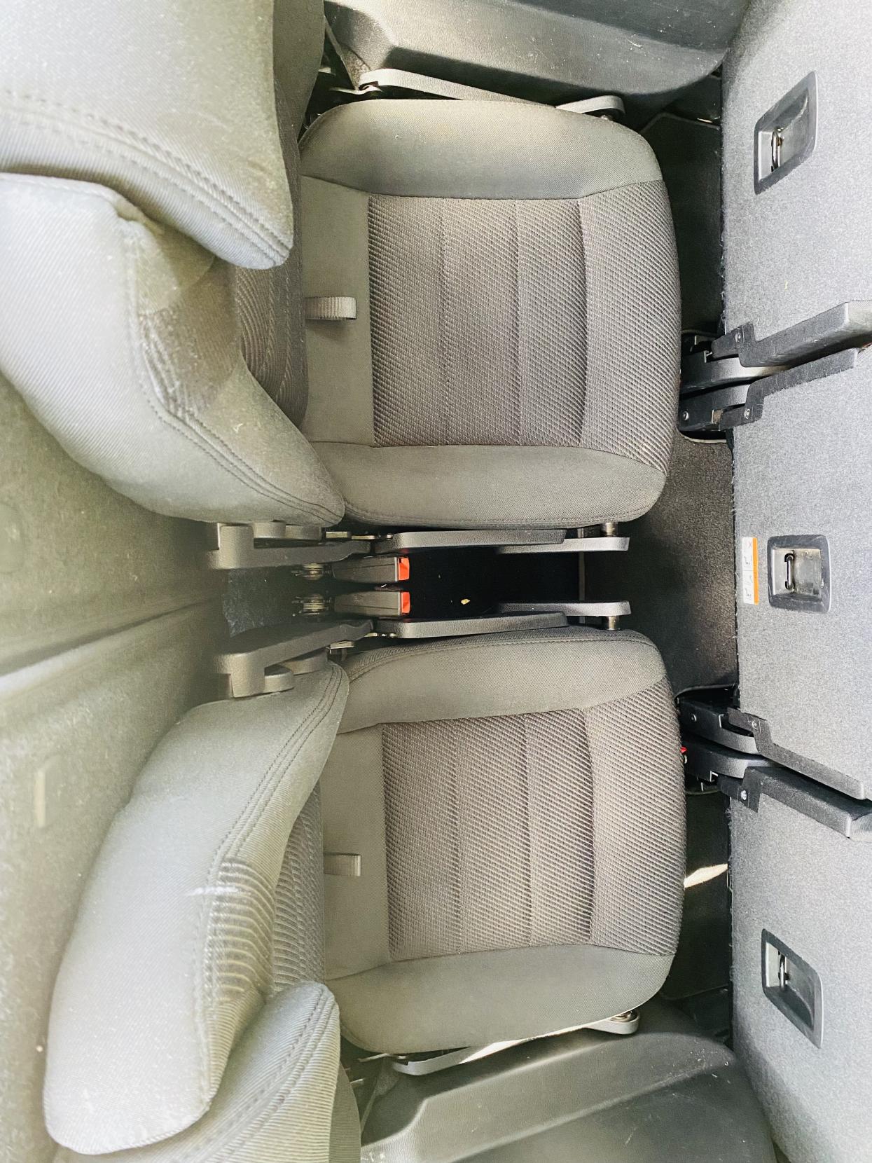 Ford S-Max 2.0 TDCi Titanium MPV 5dr Diesel Powershift Euro 5 (163 ps)