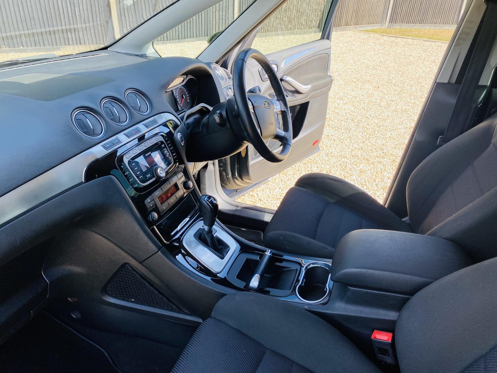 Ford S-Max 2.0 TDCi Titanium MPV 5dr Diesel Powershift Euro 5 (163 ps)