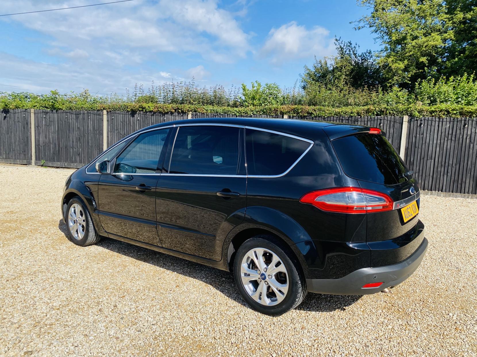 Ford S-Max 2.0 TDCi Titanium MPV 5dr Diesel Powershift Euro 5 (163 ps)