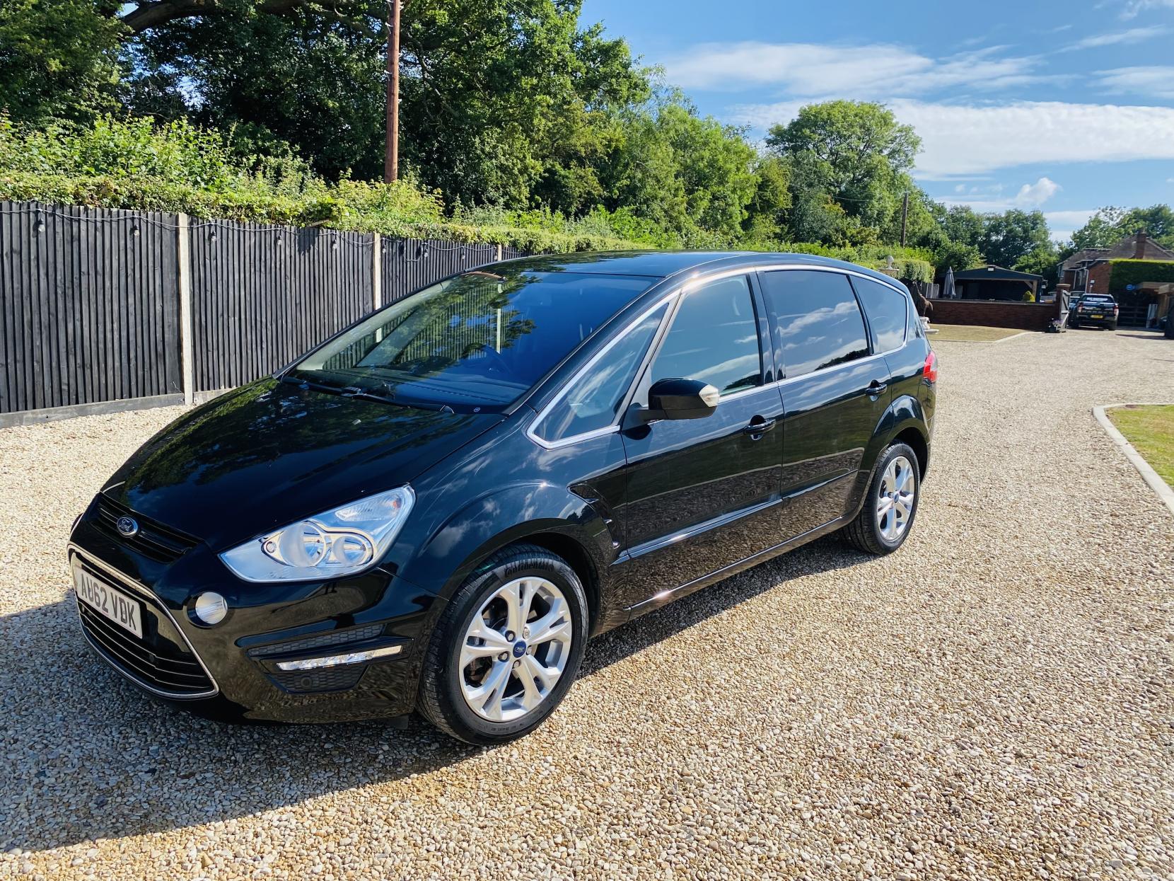 Ford S-Max 2.0 TDCi Titanium MPV 5dr Diesel Powershift Euro 5 (163 ps)