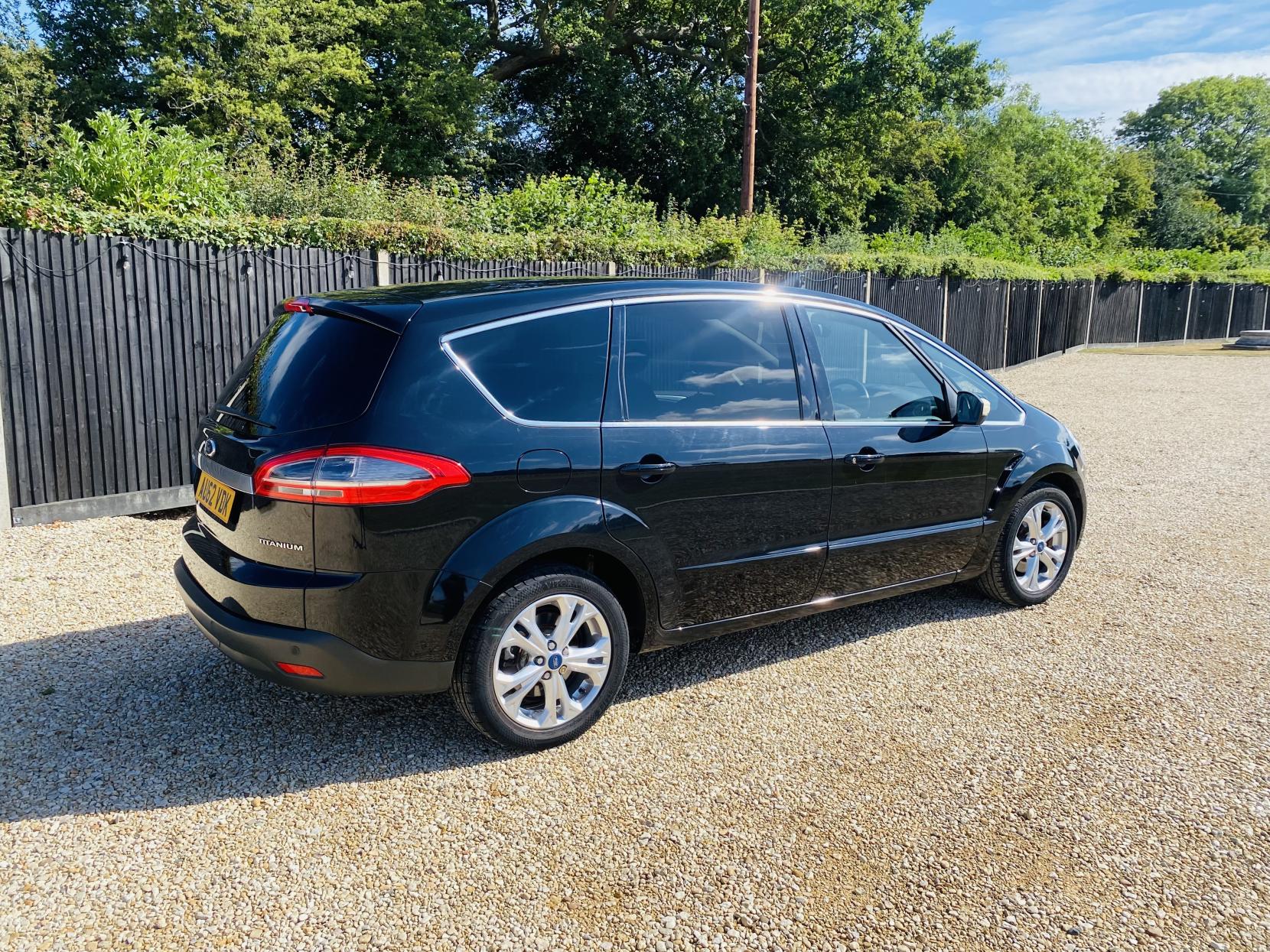 Ford S-Max 2.0 TDCi Titanium MPV 5dr Diesel Powershift Euro 5 (163 ps)
