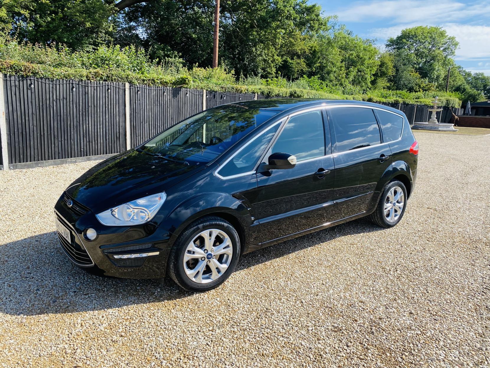 Ford S-Max 2.0 TDCi Titanium MPV 5dr Diesel Powershift Euro 5 (163 ps)