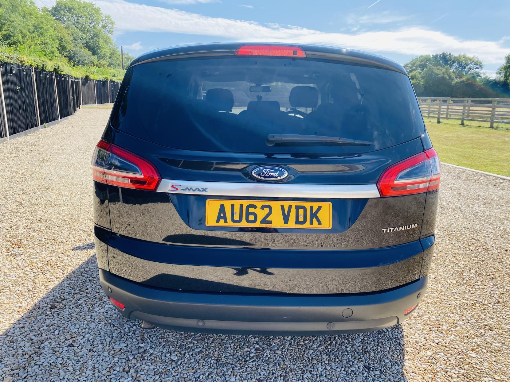 Ford S-Max 2.0 TDCi Titanium MPV 5dr Diesel Powershift Euro 5 (163 ps)