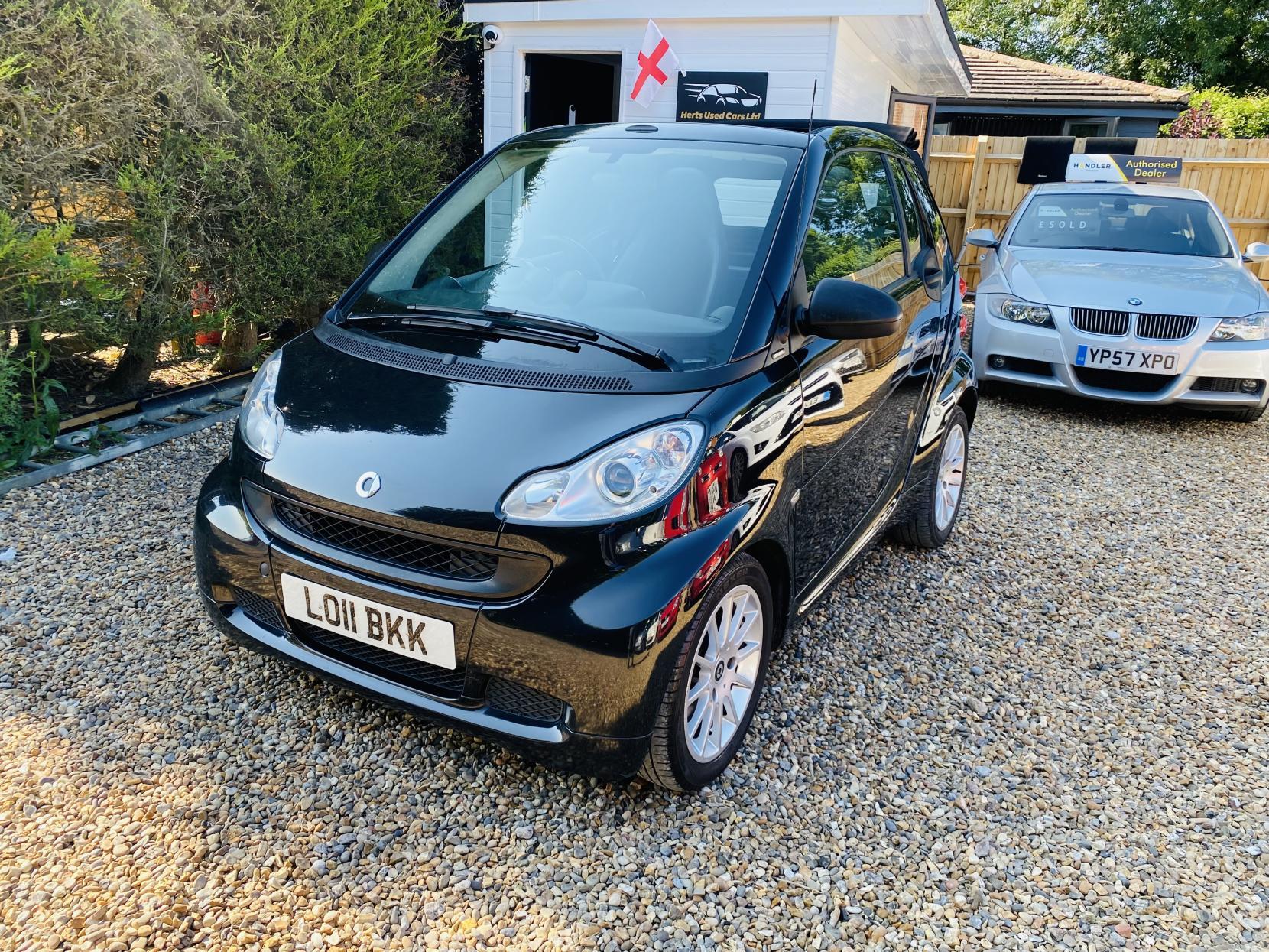 Smart fortwo 1.0 MHD Passion Cabriolet 2dr Petrol SoftTouch Euro 5 (s/s) (71 bhp)