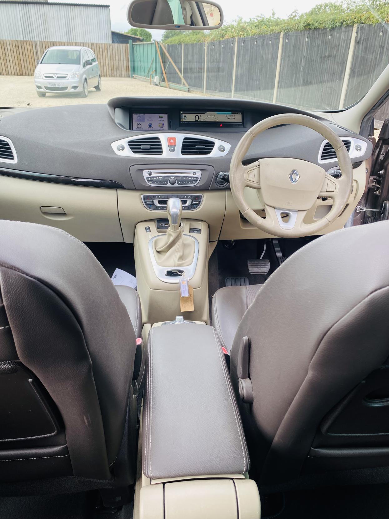 Renault Grand Scenic 2.0 dCi Privilege MPV 5dr Diesel Auto Euro 5 (150 ps)