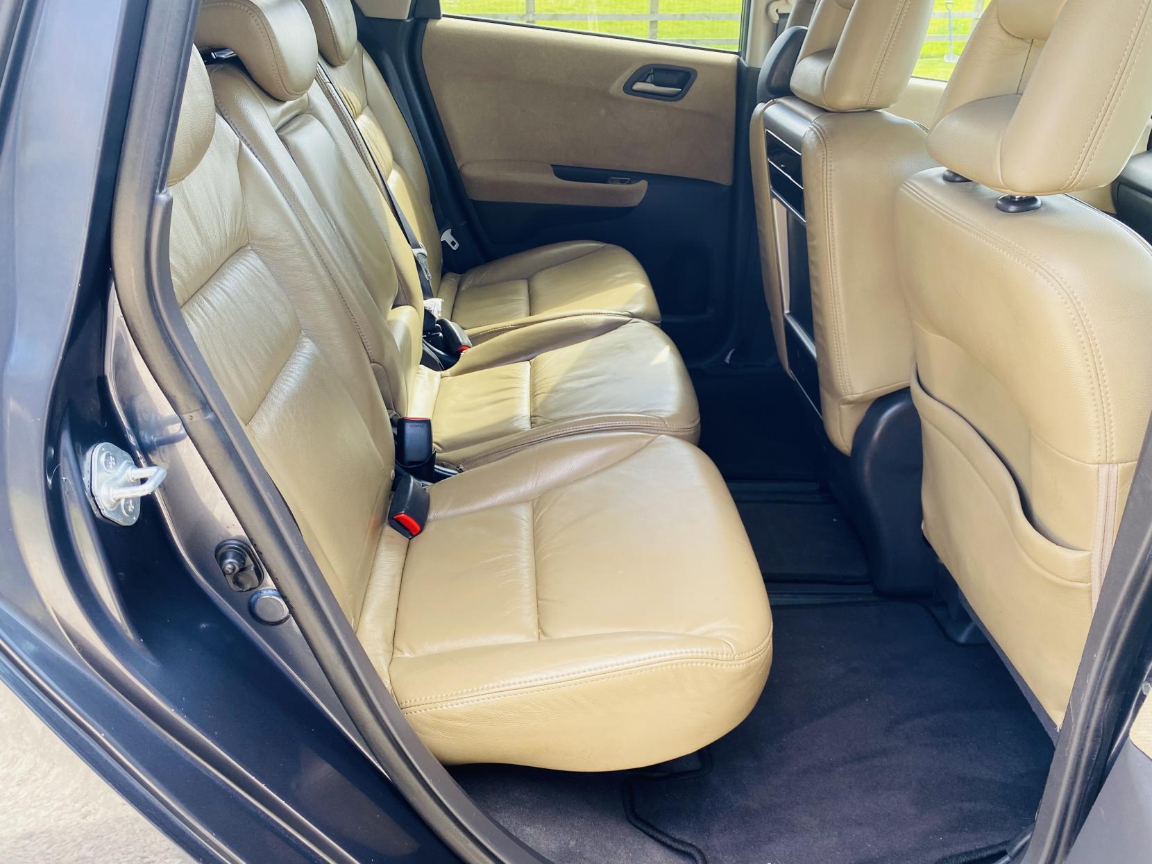 Honda FR-V 1.8 i-VTEC EX MPV 5dr Petrol Automatic (190 g/km, 138 bhp)