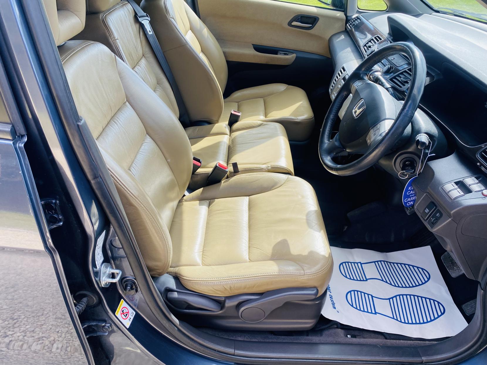 Honda FR-V 1.8 i-VTEC EX MPV 5dr Petrol Automatic (190 g/km, 138 bhp)