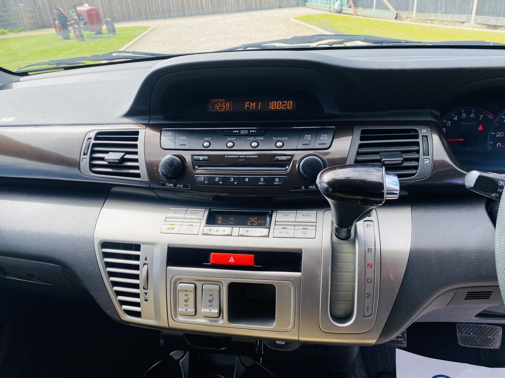 Honda FR-V 1.8 i-VTEC EX MPV 5dr Petrol Automatic (190 g/km, 138 bhp)