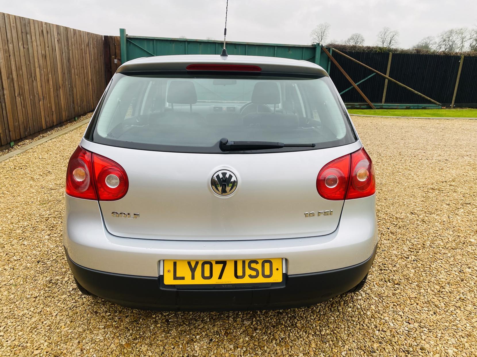 Volkswagen Golf 1.6 FSI S Hatchback 5dr Petrol Manual (159 g/km, 113 bhp)