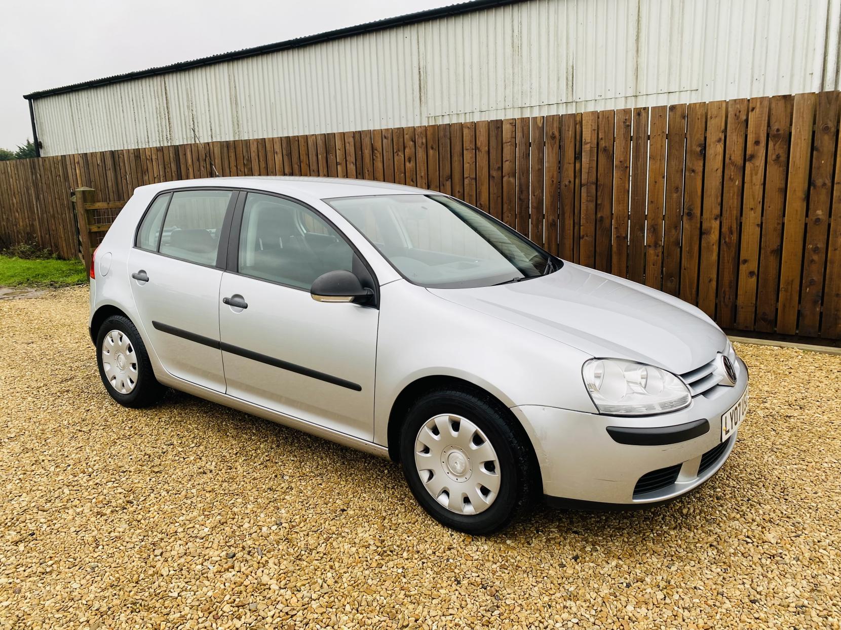 Volkswagen Golf 1.6 FSI S Hatchback 5dr Petrol Manual (159 g/km, 113 bhp)