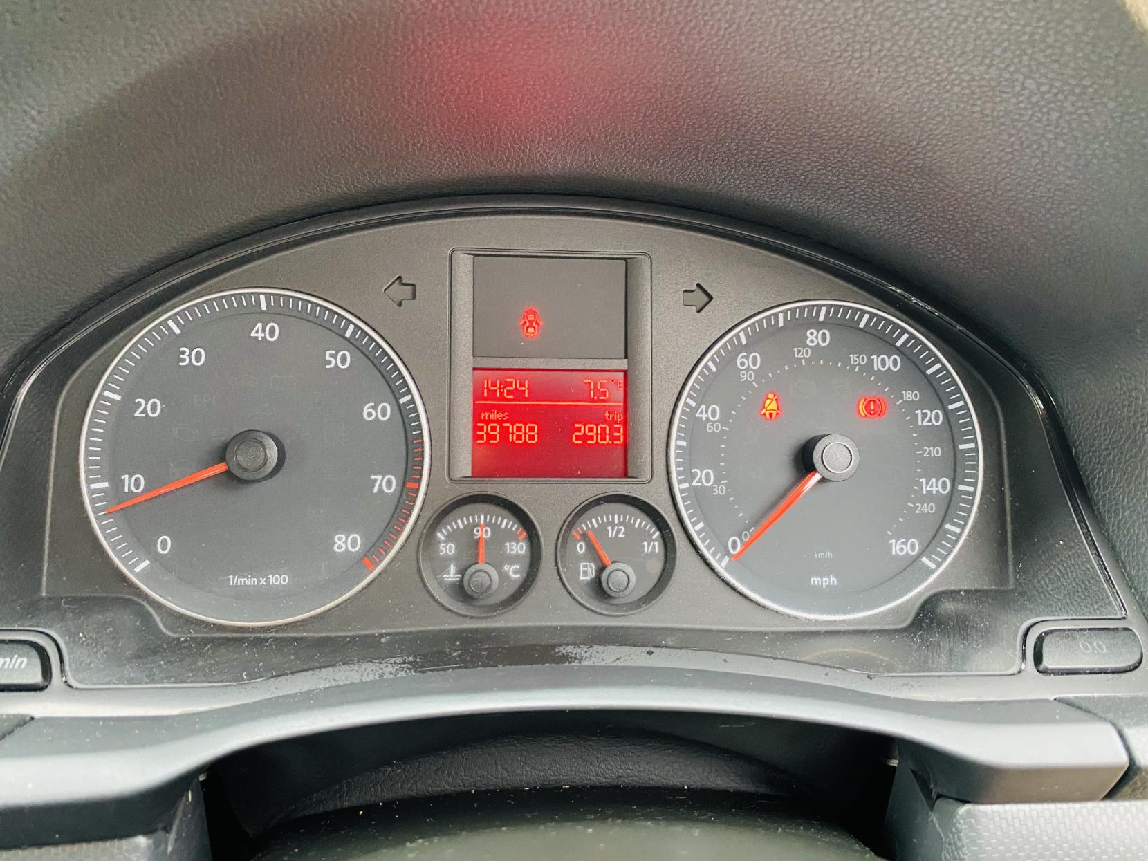 Volkswagen Golf 1.6 FSI S Hatchback 5dr Petrol Manual (159 g/km, 113 bhp)