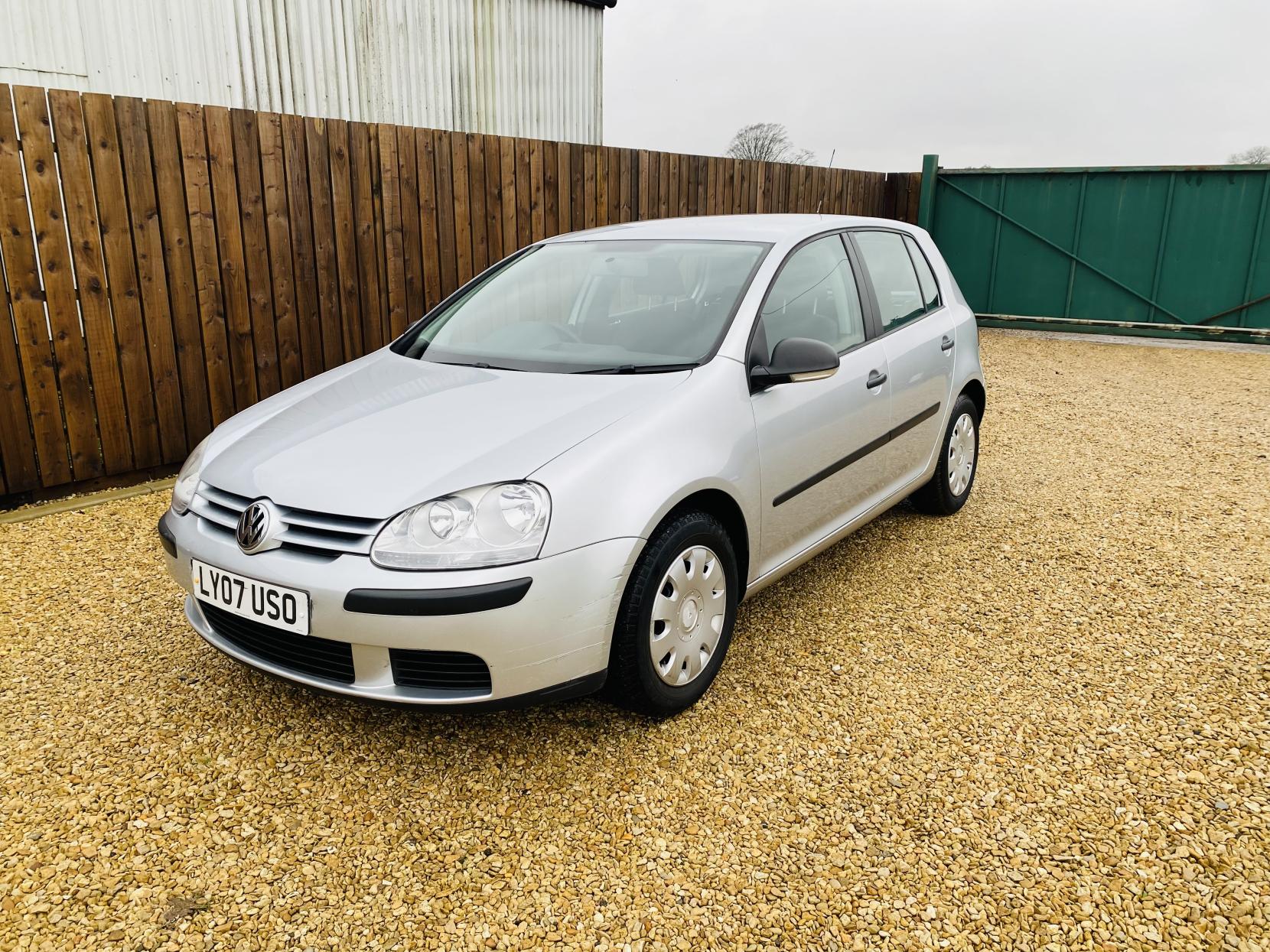 Volkswagen Golf 1.6 FSI S Hatchback 5dr Petrol Manual (159 g/km, 113 bhp)