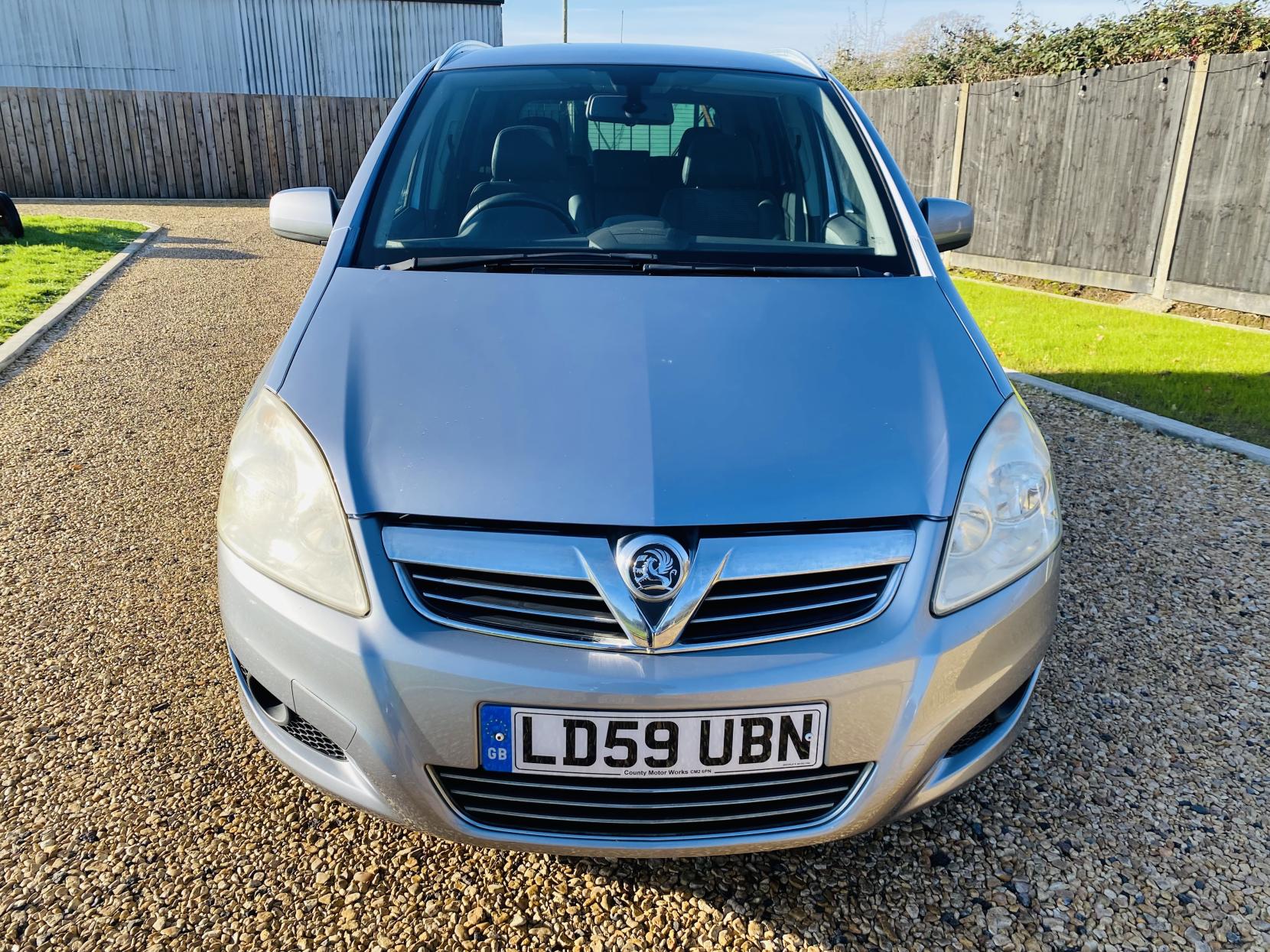 Vauxhall Zafira 2.2 16V Design MPV 5dr Petrol Auto Euro 4 (150 ps)