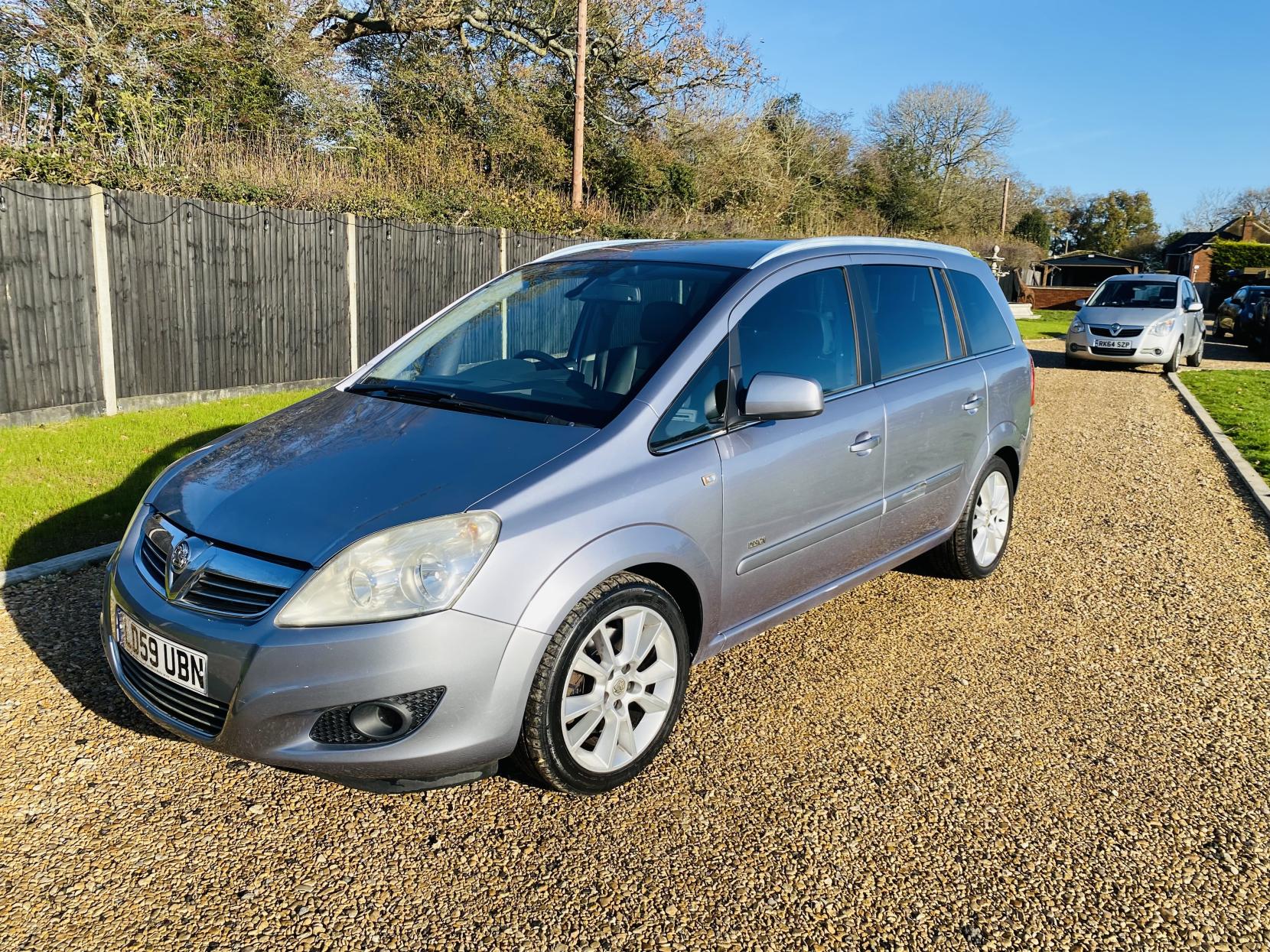Vauxhall Zafira 2.2 16V Design MPV 5dr Petrol Auto Euro 4 (150 ps)