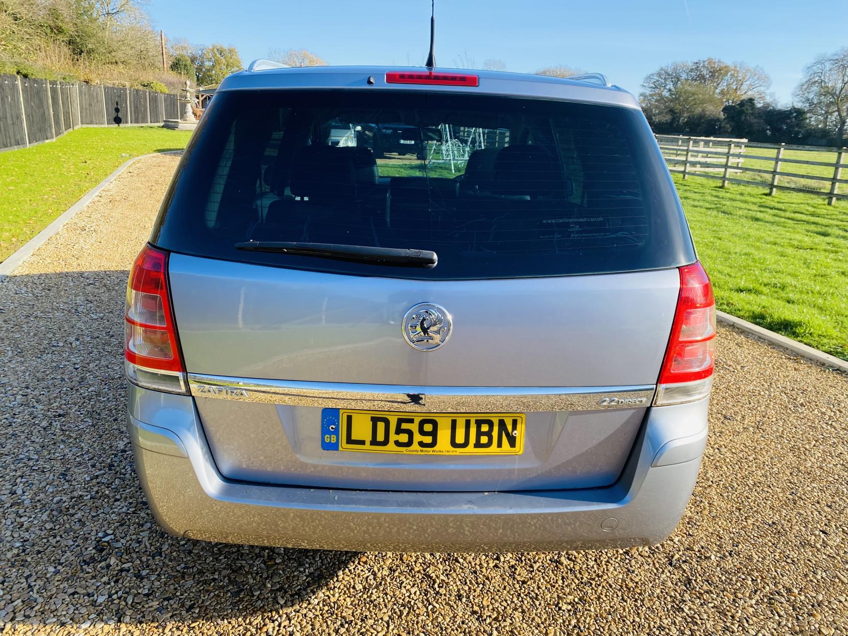 Vauxhall Zafira 2.2 16V Design MPV 5dr Petrol Auto Euro 4 (150 ps)